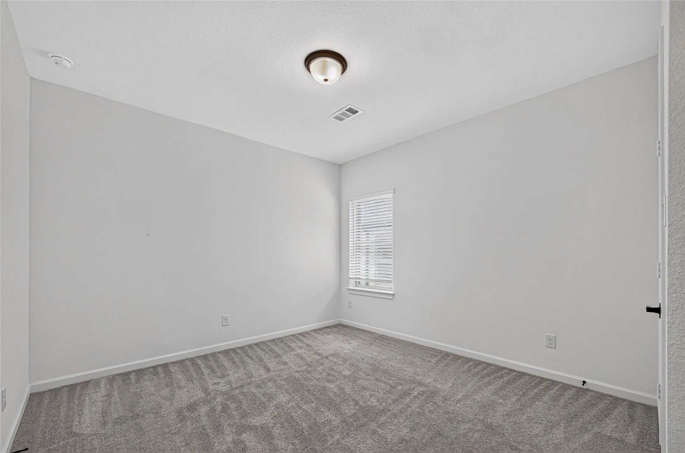 Single Family Residence For Sale in Denton County , 2552 Four Roses Drive, Lewisville, Texas 75056, 4 Bedroom, 4 Bathroom, 2 Garage spaces, 2,816 Sqft, built in 2023, mls#21382164, Real Estate Agent in Lewisville, Homes For Sale in Denton county, Homes For Sale in Lewisville, Realtor in Lewisville Texas, Real Estate Brokerage Independent Realty Texas, Luminita Cordes Realtor