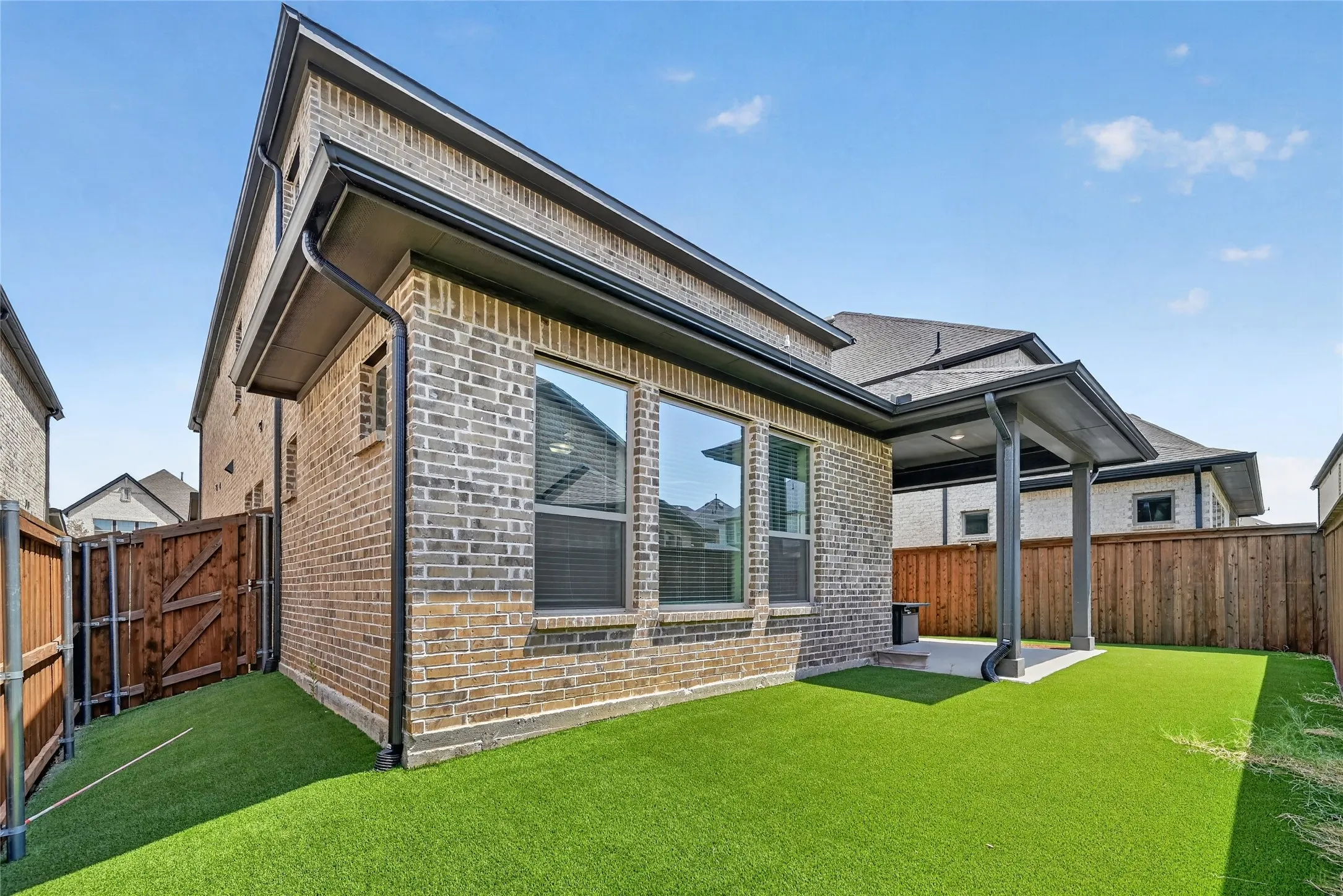 Single Family Residence For Sale in Denton County , 2552 Four Roses Drive, Lewisville, Texas 75056, 4 Bedroom, 4 Bathroom, 2 Garage spaces, 2,816 Sqft, built in 2023, mls#21382164, Real Estate Agent in Lewisville, Homes For Sale in Denton county, Homes For Sale in Lewisville, Realtor in Lewisville Texas, Real Estate Brokerage Independent Realty Texas, Luminita Cordes Realtor