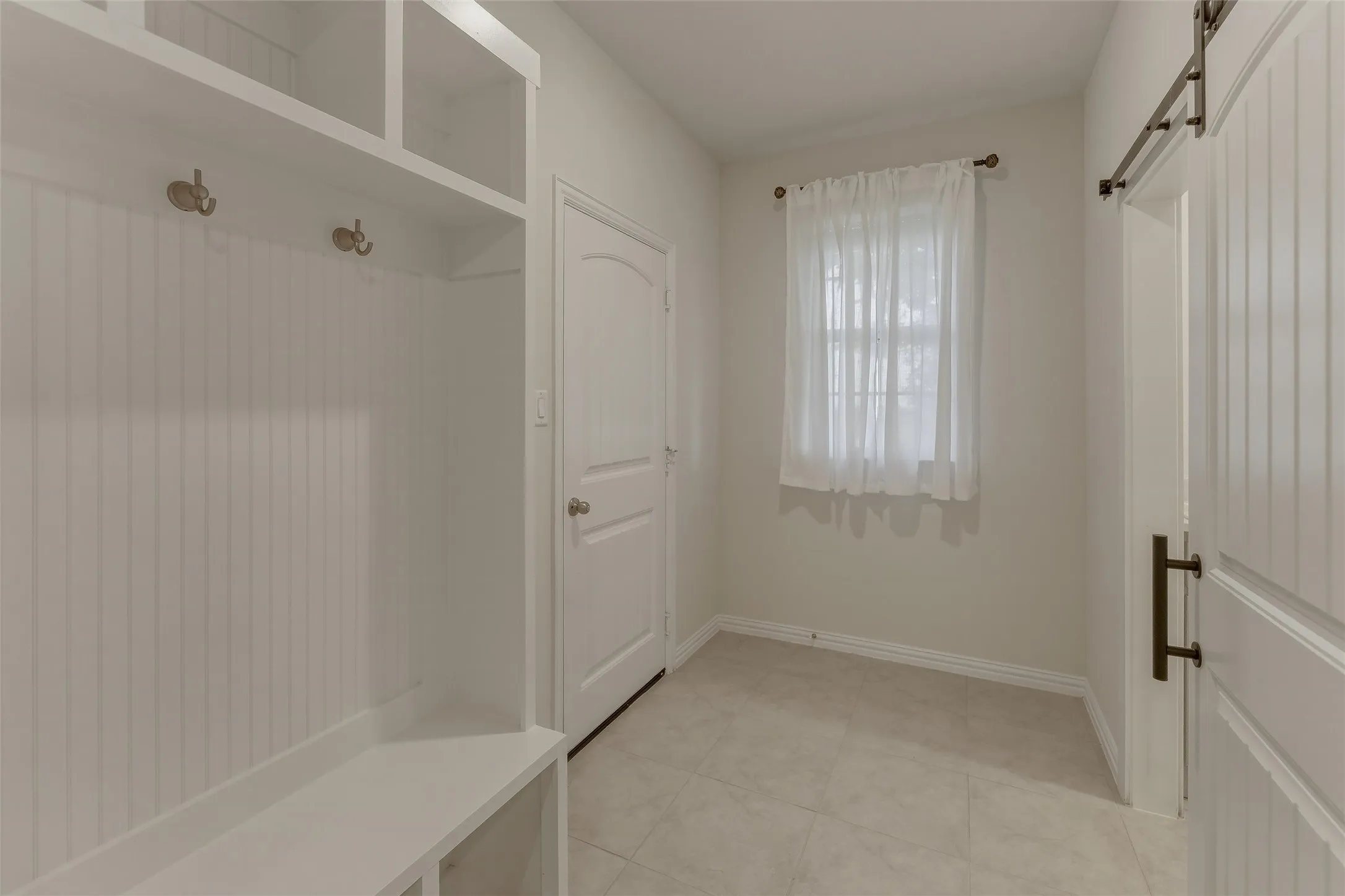 Single Family Residence For Rent in Parker County , 1037 Flagstone Drive, Weatherford, Texas 76085, 3 Bedroom, 2 Bathroom, 2 Garage spaces, 2,033 Sqft, built in 2021, mls#21382171, Real Estate Agent in Weatherford, Homes For Rent in Parker county, Homes For Rent in Weatherford, Realtor in Weatherford Texas, Real Estate Brokerage Independent Realty Texas, Luminita Cordes Realtor