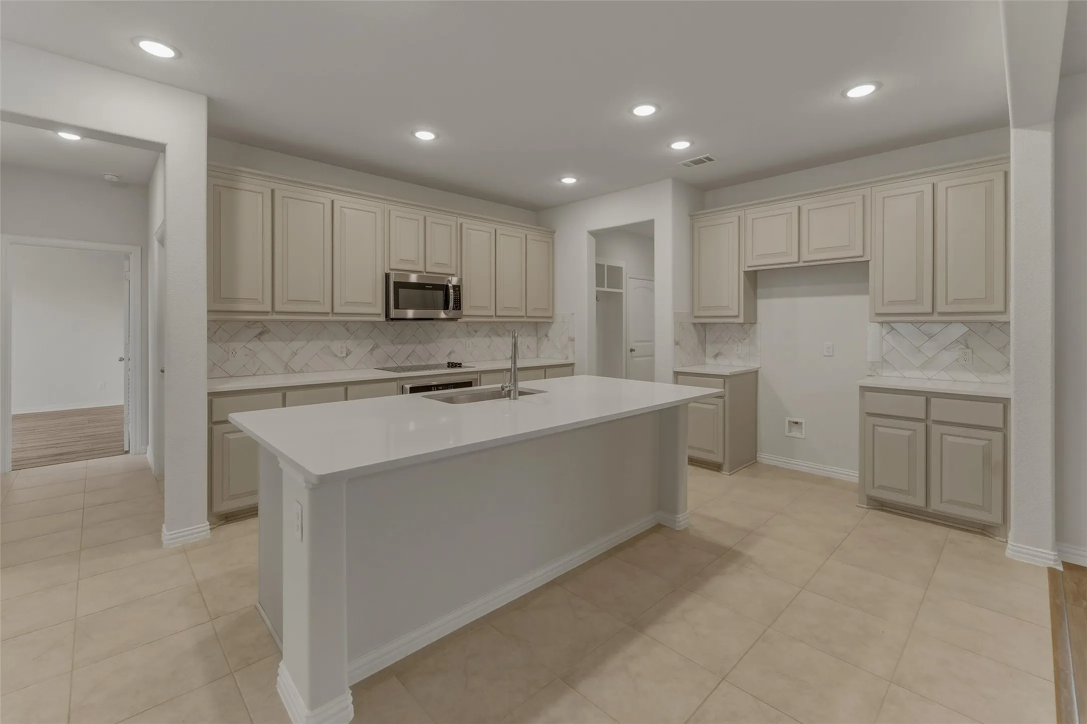 Single Family Residence For Rent in Parker County , 1037 Flagstone Drive, Weatherford, Texas 76085, 3 Bedroom, 2 Bathroom, 2 Garage spaces, 2,033 Sqft, built in 2021, mls#21382171, Real Estate Agent in Weatherford, Homes For Rent in Parker county, Homes For Rent in Weatherford, Realtor in Weatherford Texas, Real Estate Brokerage Independent Realty Texas, Luminita Cordes Realtor