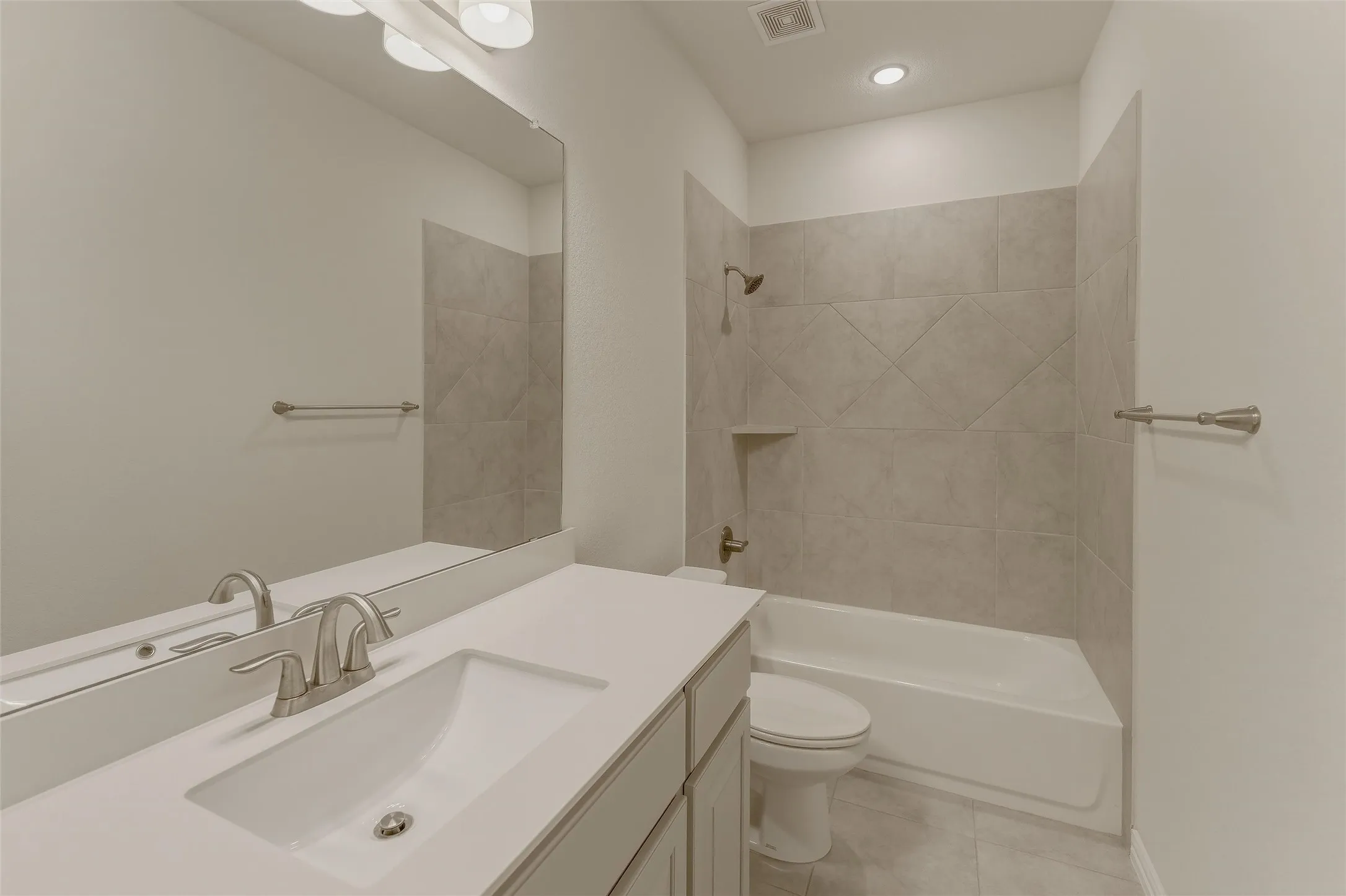Single Family Residence For Rent in Parker County , 1037 Flagstone Drive, Weatherford, Texas 76085, 3 Bedroom, 2 Bathroom, 2 Garage spaces, 2,033 Sqft, built in 2021, mls#21382171, Real Estate Agent in Weatherford, Homes For Rent in Parker county, Homes For Rent in Weatherford, Realtor in Weatherford Texas, Real Estate Brokerage Independent Realty Texas, Luminita Cordes Realtor
