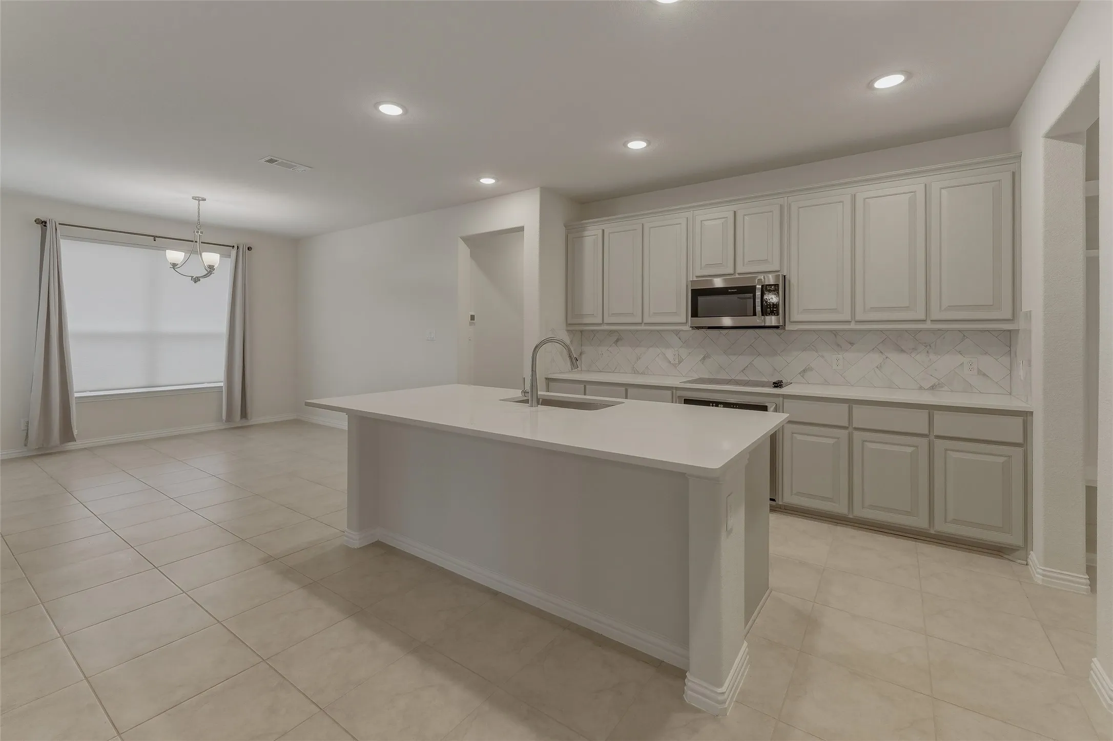 Single Family Residence For Rent in Parker County , 1037 Flagstone Drive, Weatherford, Texas 76085, 3 Bedroom, 2 Bathroom, 2 Garage spaces, 2,033 Sqft, built in 2021, mls#21382171, Real Estate Agent in Weatherford, Homes For Rent in Parker county, Homes For Rent in Weatherford, Realtor in Weatherford Texas, Real Estate Brokerage Independent Realty Texas, Luminita Cordes Realtor