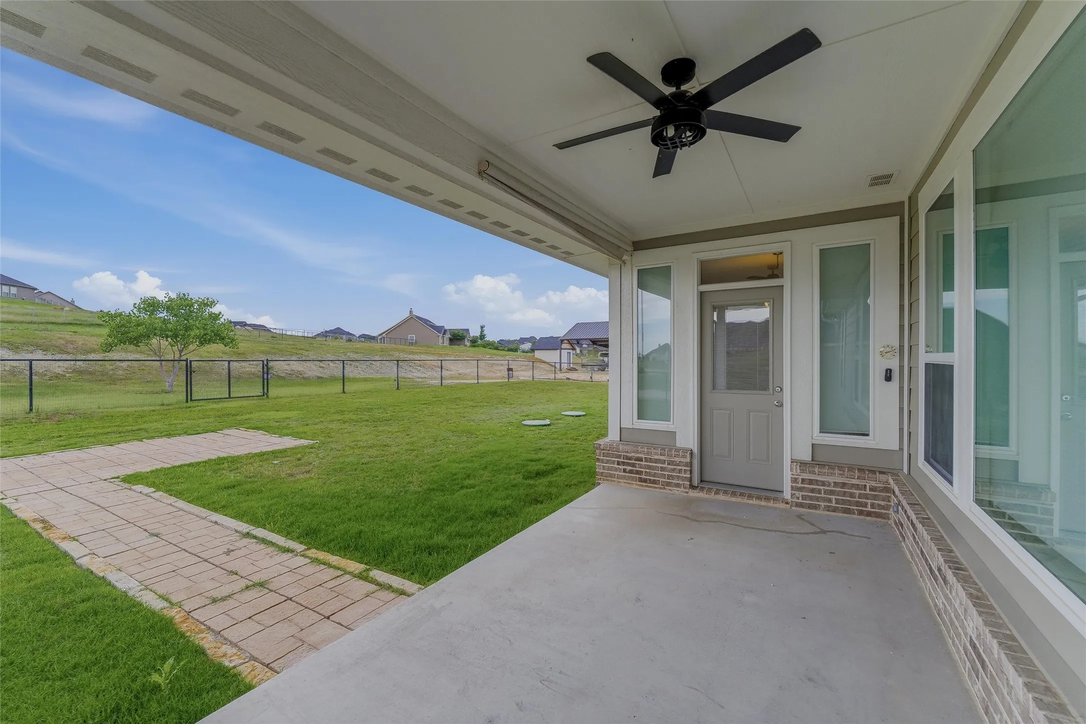 Single Family Residence For Rent in Parker County , 1037 Flagstone Drive, Weatherford, Texas 76085, 3 Bedroom, 2 Bathroom, 2 Garage spaces, 2,033 Sqft, built in 2021, mls#21382171, Real Estate Agent in Weatherford, Homes For Rent in Parker county, Homes For Rent in Weatherford, Realtor in Weatherford Texas, Real Estate Brokerage Independent Realty Texas, Luminita Cordes Realtor