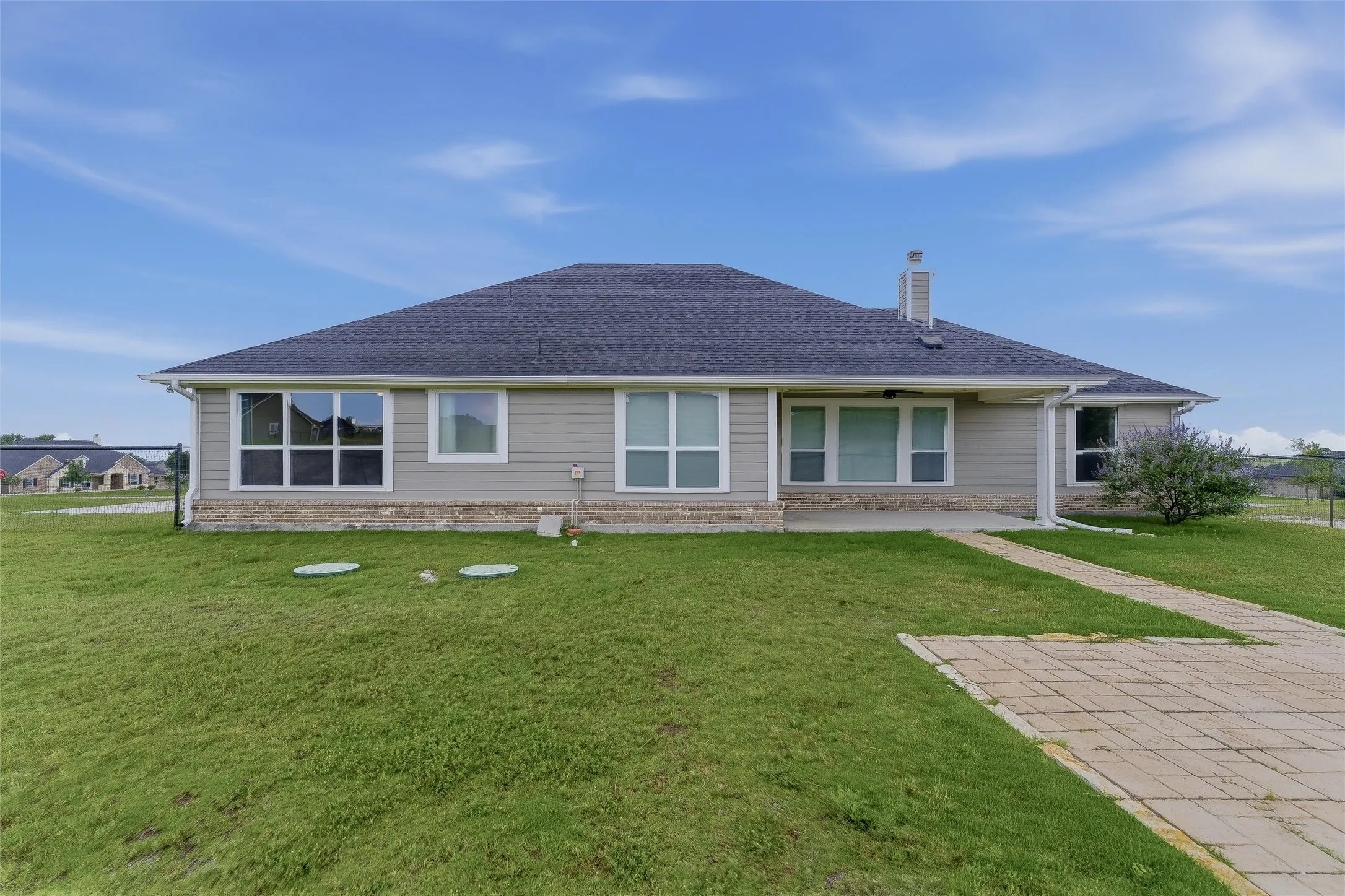 Single Family Residence For Rent in Parker County , 1037 Flagstone Drive, Weatherford, Texas 76085, 3 Bedroom, 2 Bathroom, 2 Garage spaces, 2,033 Sqft, built in 2021, mls#21382171, Real Estate Agent in Weatherford, Homes For Rent in Parker county, Homes For Rent in Weatherford, Realtor in Weatherford Texas, Real Estate Brokerage Independent Realty Texas, Luminita Cordes Realtor