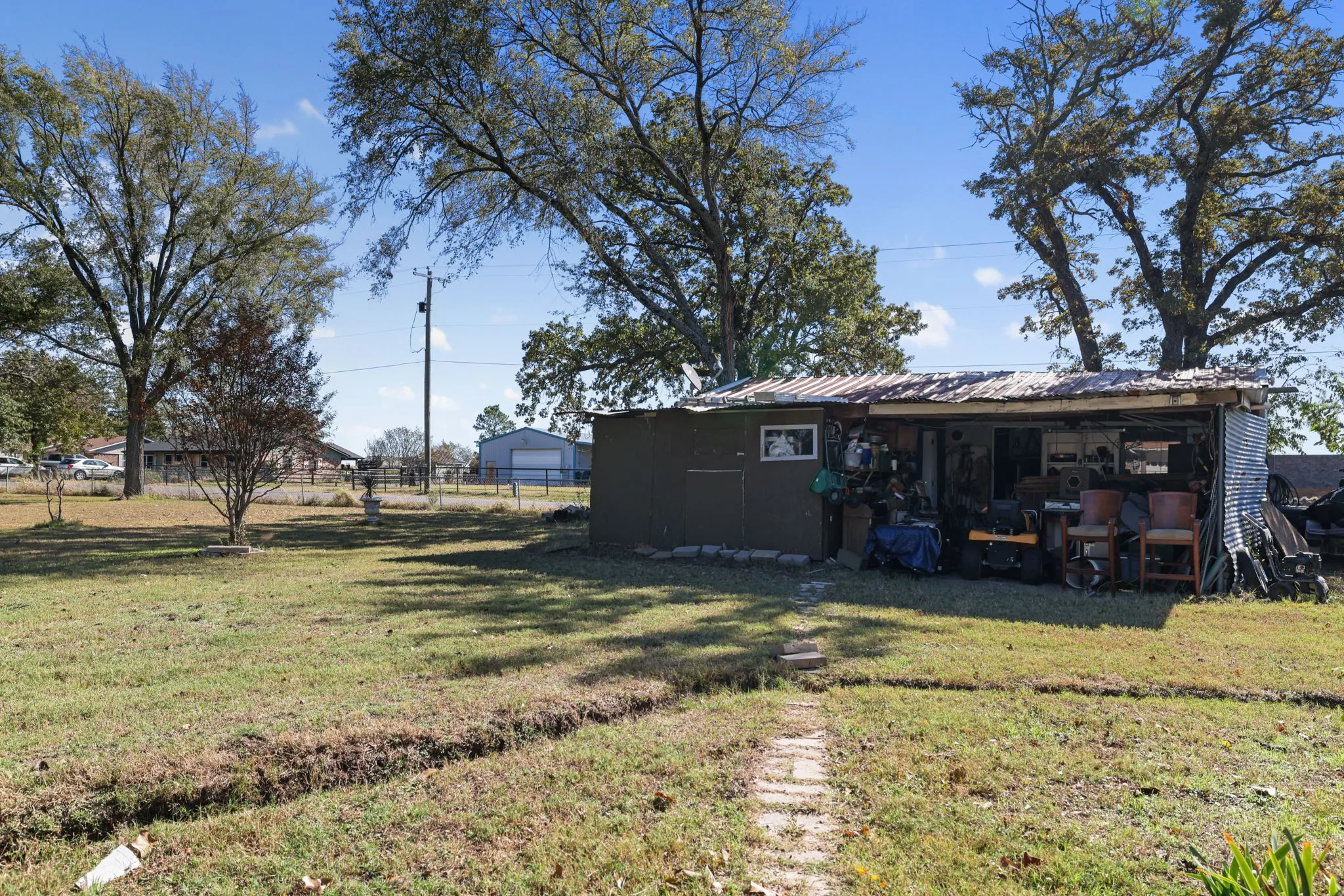 Single Family Residence For Sale in Kaufman County , 12475 Fm 2728, Terrell, Texas 75161, 3 Bedroom, 2 Bathroom, 2 Garage spaces, 1,766 Sqft, built in 1974, mls#21382179, Real Estate Agent in Terrell, Homes For Sale in Kaufman county, Homes For Sale in Terrell, Realtor in Terrell Texas, Real Estate Brokerage Independent Realty Texas, Luminita Cordes Realtor