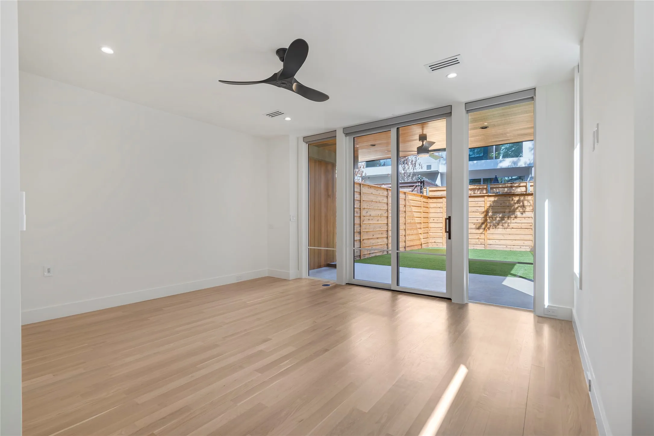 Single Family Residence For Rent in Dallas County , 3619 Springbrook, Dallas, Texas 75205, 3 Bedroom, 4 Bathroom, 2 Garage spaces, 3,293 Sqft, built in 2024, mls#21382181, Real Estate Agent in Dallas, Homes For Rent in Dallas county, Homes For Rent in Dallas, Realtor in Dallas Texas, Real Estate Brokerage Independent Realty Texas, Luminita Cordes Realtor