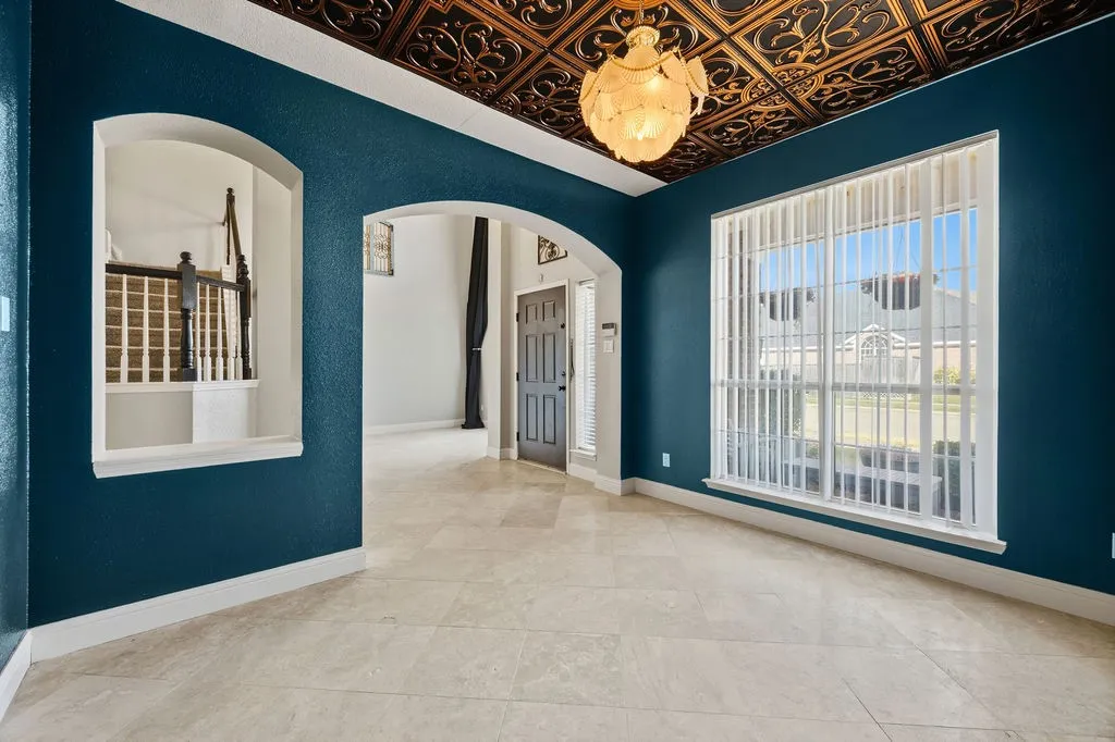 Single Family Residence For Sale in Denton County , 6601 Redwood Lane, The Colony, Texas 75056, 4 Bedroom, 3 Bathroom, 2 Garage spaces, 3,255 Sqft, built in 2001, mls#21364544, Real Estate Agent in The Colony, Homes For Sale in Denton county, Homes For Sale in The Colony, Realtor in The Colony Texas, Real Estate Brokerage Independent Realty Texas, Luminita Cordes Realtor