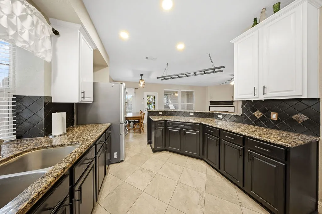 Single Family Residence For Sale in Denton County , 6601 Redwood Lane, The Colony, Texas 75056, 4 Bedroom, 3 Bathroom, 2 Garage spaces, 3,255 Sqft, built in 2001, mls#21364544, Real Estate Agent in The Colony, Homes For Sale in Denton county, Homes For Sale in The Colony, Realtor in The Colony Texas, Real Estate Brokerage Independent Realty Texas, Luminita Cordes Realtor