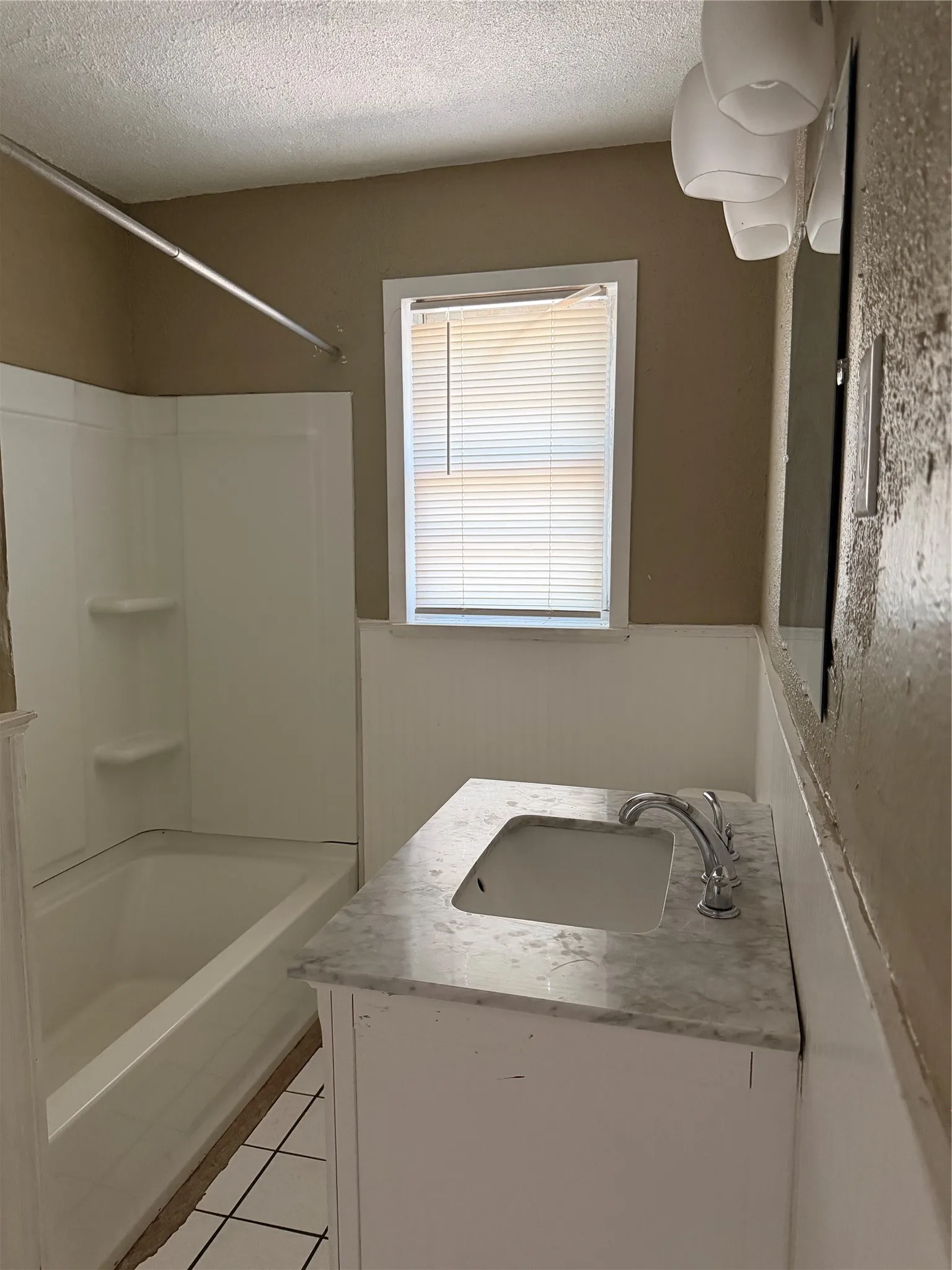 Single Family Residence For Sale in Taylor County , 510 S Jefferson Drive, Abilene, Texas 79605, 4 Bedroom, 2 Bathroom, Garage spaces, 1,607 Sqft, built in 1954, mls#21382121, Real Estate Agent in Abilene, Homes For Sale in Taylor county, Homes For Sale in Abilene, Realtor in Abilene Texas, Real Estate Brokerage Independent Realty Texas, Luminita Cordes Realtor