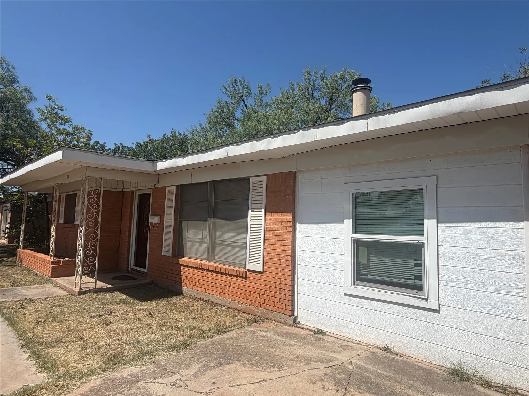 Single Family Residence For Sale in Taylor County , 510 S Jefferson Drive, Abilene, Texas 79605, 4 Bedroom, 2 Bathroom, Garage spaces, 1,607 Sqft, built in 1954, mls#21382121, Real Estate Agent in Abilene, Homes For Sale in Taylor county, Homes For Sale in Abilene, Realtor in Abilene Texas, Real Estate Brokerage Independent Realty Texas, Luminita Cordes Realtor
