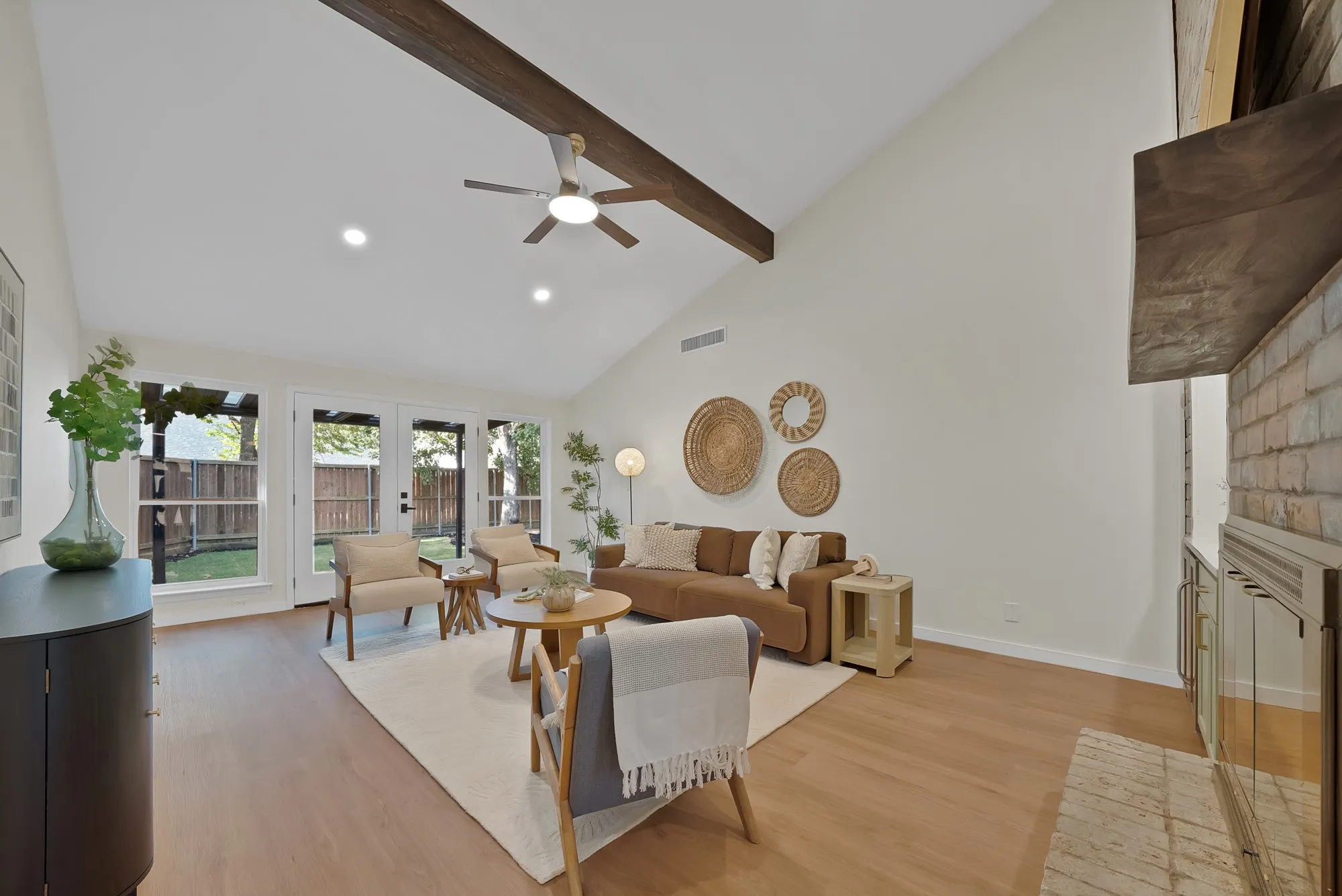 Single Family Residence For Sale in Dallas County , 413 Campbell Court, Richardson, Texas 75080, 4 Bedroom, 2 Bathroom, 2 Garage spaces, 2,056 Sqft, built in 1975, mls#21381588, Real Estate Agent in Richardson, Homes For Sale in Dallas county, Homes For Sale in Richardson, Realtor in Richardson Texas, Real Estate Brokerage Independent Realty Texas, Luminita Cordes Realtor