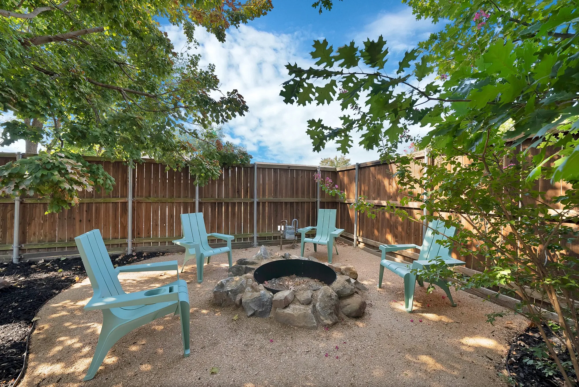 Single Family Residence For Sale in Dallas County , 413 Campbell Court, Richardson, Texas 75080, 4 Bedroom, 2 Bathroom, 2 Garage spaces, 2,056 Sqft, built in 1975, mls#21381588, Real Estate Agent in Richardson, Homes For Sale in Dallas county, Homes For Sale in Richardson, Realtor in Richardson Texas, Real Estate Brokerage Independent Realty Texas, Luminita Cordes Realtor