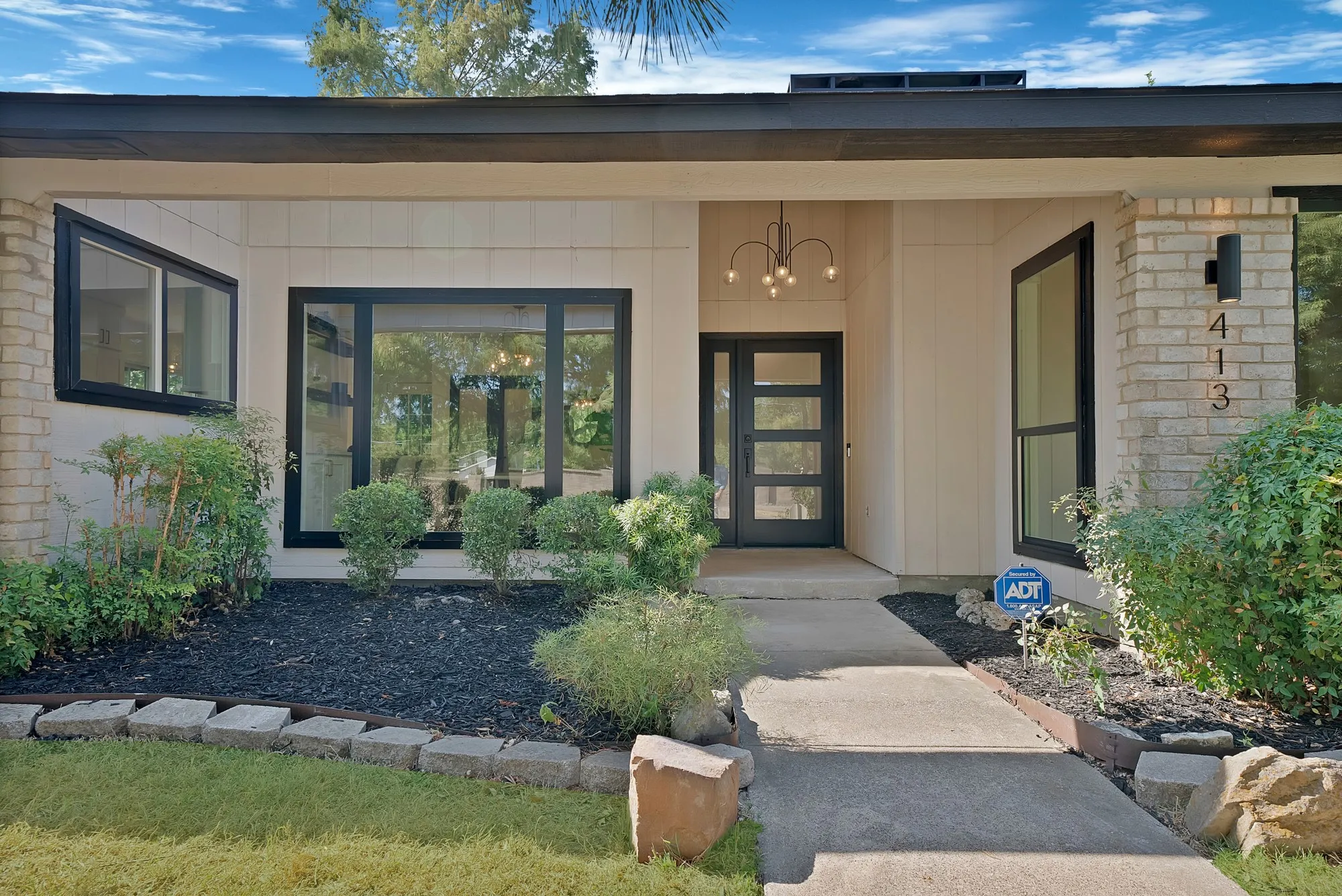 Single Family Residence For Sale in Dallas County , 413 Campbell Court, Richardson, Texas 75080, 4 Bedroom, 2 Bathroom, 2 Garage spaces, 2,056 Sqft, built in 1975, mls#21381588, Real Estate Agent in Richardson, Homes For Sale in Dallas county, Homes For Sale in Richardson, Realtor in Richardson Texas, Real Estate Brokerage Independent Realty Texas, Luminita Cordes Realtor