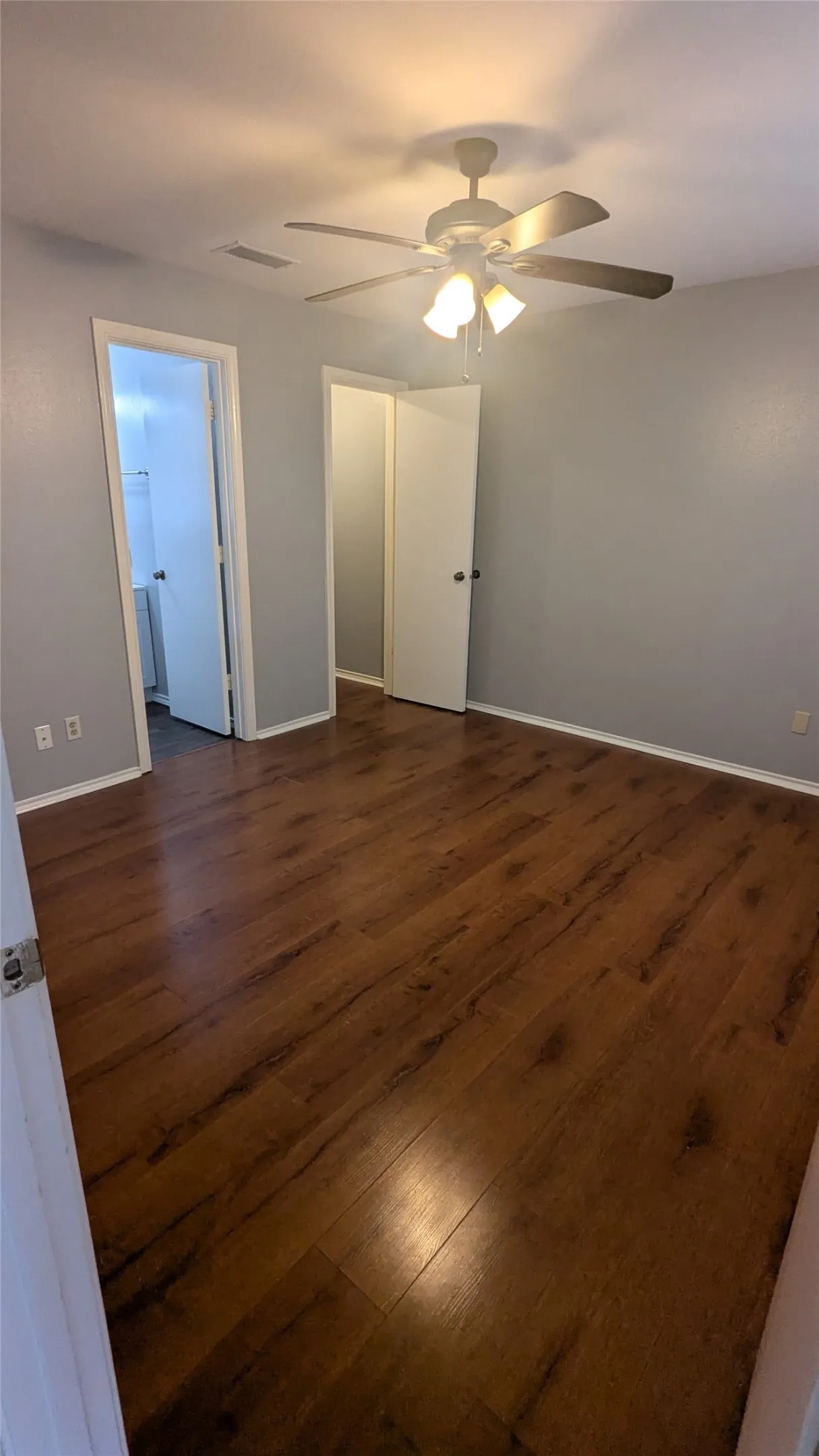 Duplex For Rent in Dallas County , 709 Hillcrest Court, Cedar Hill, Texas 75104, 2 Bedroom, 2 Bathroom, Garage spaces, 900 Sqft, built in 1983, mls#21381078, Real Estate Agent in Cedar Hill, Homes For Rent in Dallas county, Homes For Rent in Cedar Hill, Realtor in Cedar Hill Texas, Real Estate Brokerage Independent Realty Texas, Luminita Cordes Realtor