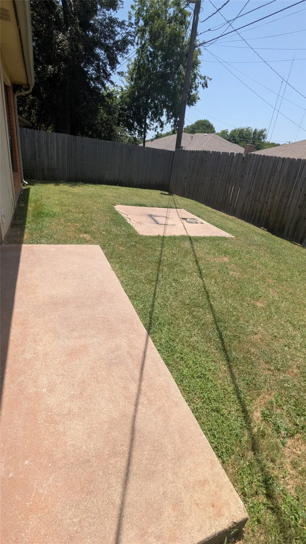 Duplex For Rent in Dallas County , 709 Hillcrest Court, Cedar Hill, Texas 75104, 2 Bedroom, 2 Bathroom, Garage spaces, 900 Sqft, built in 1983, mls#21381078, Real Estate Agent in Cedar Hill, Homes For Rent in Dallas county, Homes For Rent in Cedar Hill, Realtor in Cedar Hill Texas, Real Estate Brokerage Independent Realty Texas, Luminita Cordes Realtor
