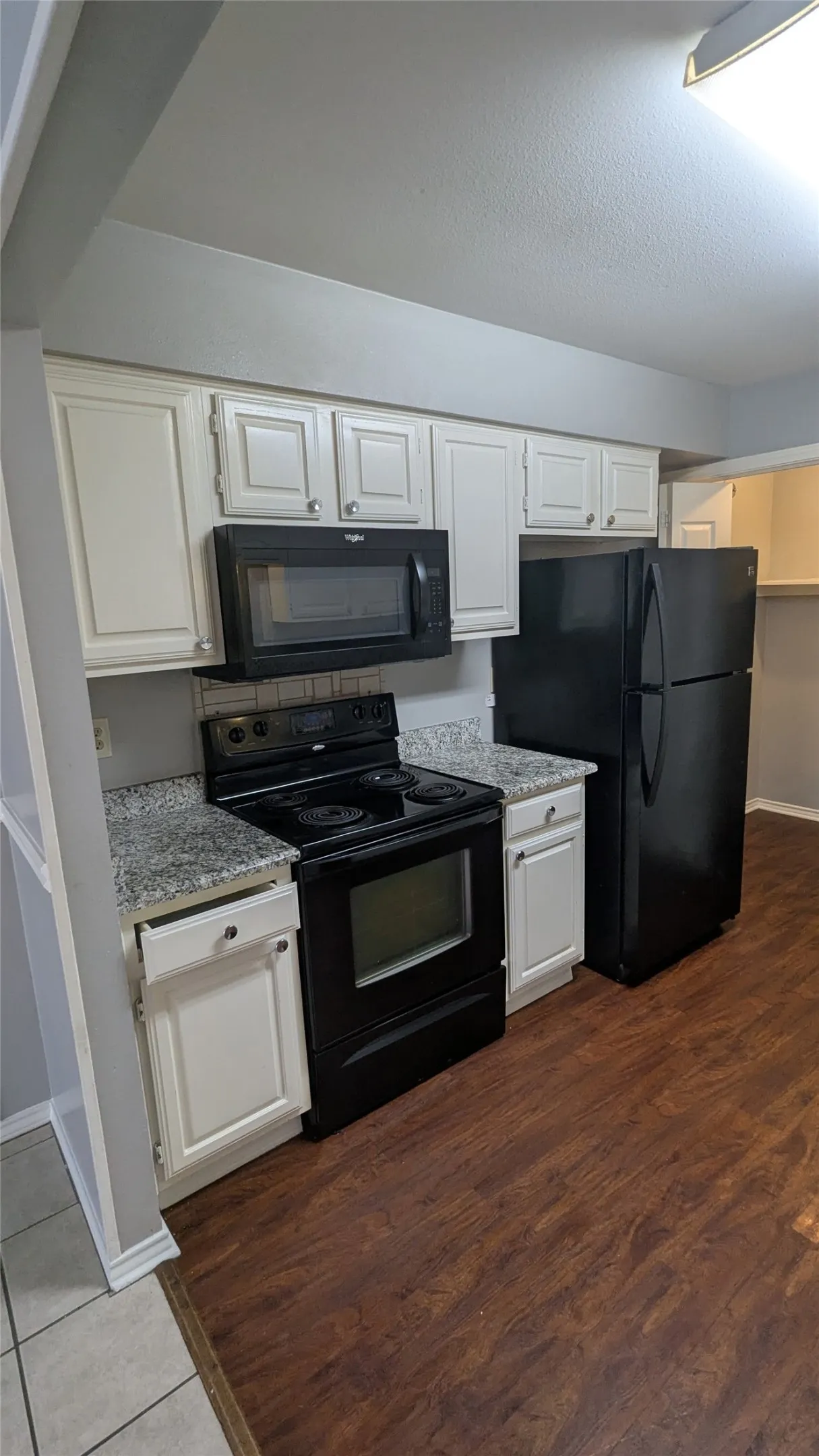 Duplex For Rent in Dallas County , 709 Hillcrest Court, Cedar Hill, Texas 75104, 2 Bedroom, 2 Bathroom, Garage spaces, 900 Sqft, built in 1983, mls#21381078, Real Estate Agent in Cedar Hill, Homes For Rent in Dallas county, Homes For Rent in Cedar Hill, Realtor in Cedar Hill Texas, Real Estate Brokerage Independent Realty Texas, Luminita Cordes Realtor