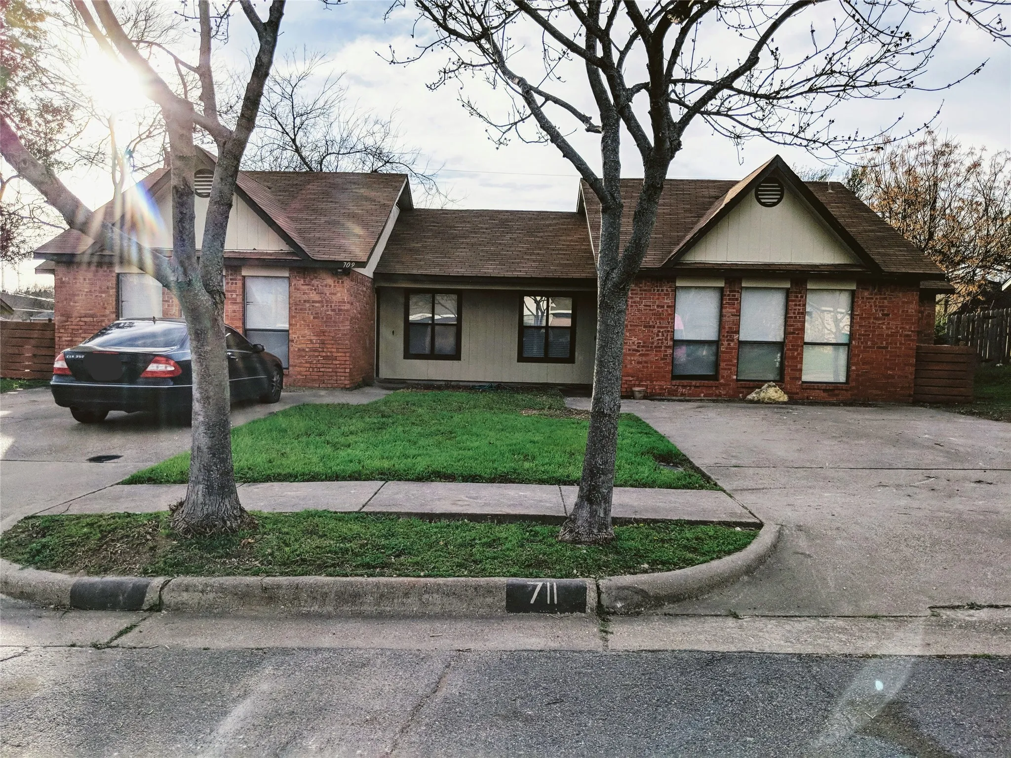Duplex For Rent in Dallas County , 709 Hillcrest Court, Cedar Hill, Texas 75104, 2 Bedroom, 2 Bathroom, Garage spaces, 900 Sqft, built in 1983, mls#21381078, Real Estate Agent in Cedar Hill, Homes For Rent in Dallas county, Homes For Rent in Cedar Hill, Realtor in Cedar Hill Texas, Real Estate Brokerage Independent Realty Texas, Luminita Cordes Realtor