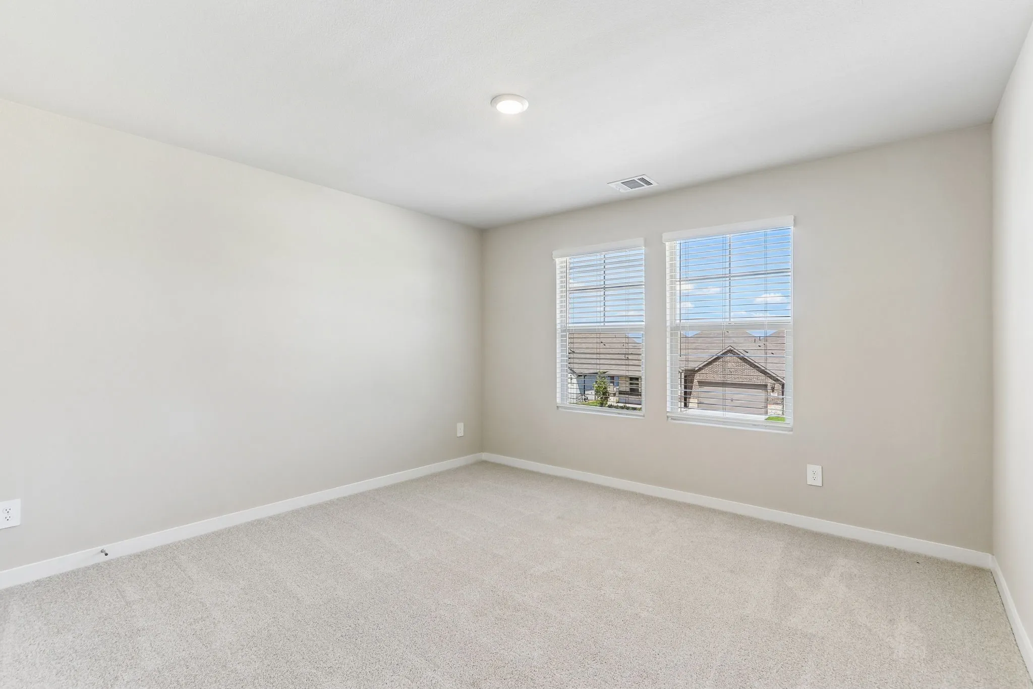  Photo is not of the actual home, but is an inspirational photo of builder’s model home and may depict options, furnishings, and/or decorator features that are not included.
