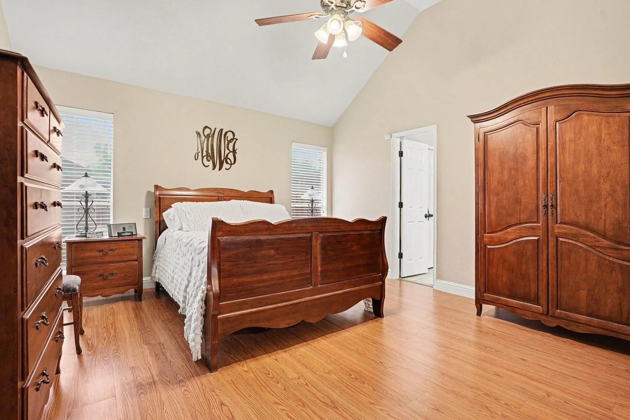 Single Family Residence For Sale in Dallas County , 3120 Greenfield Court, Mesquite, Texas 75181, 3 Bedroom, 2 Bathroom, 2 Garage spaces, 1,597 Sqft, built in 1993, mls#21375216, Real Estate Agent in Mesquite, Homes For Sale in Dallas county, Homes For Sale in Mesquite, Realtor in Mesquite Texas, Real Estate Brokerage Independent Realty Texas, Luminita Cordes Realtor