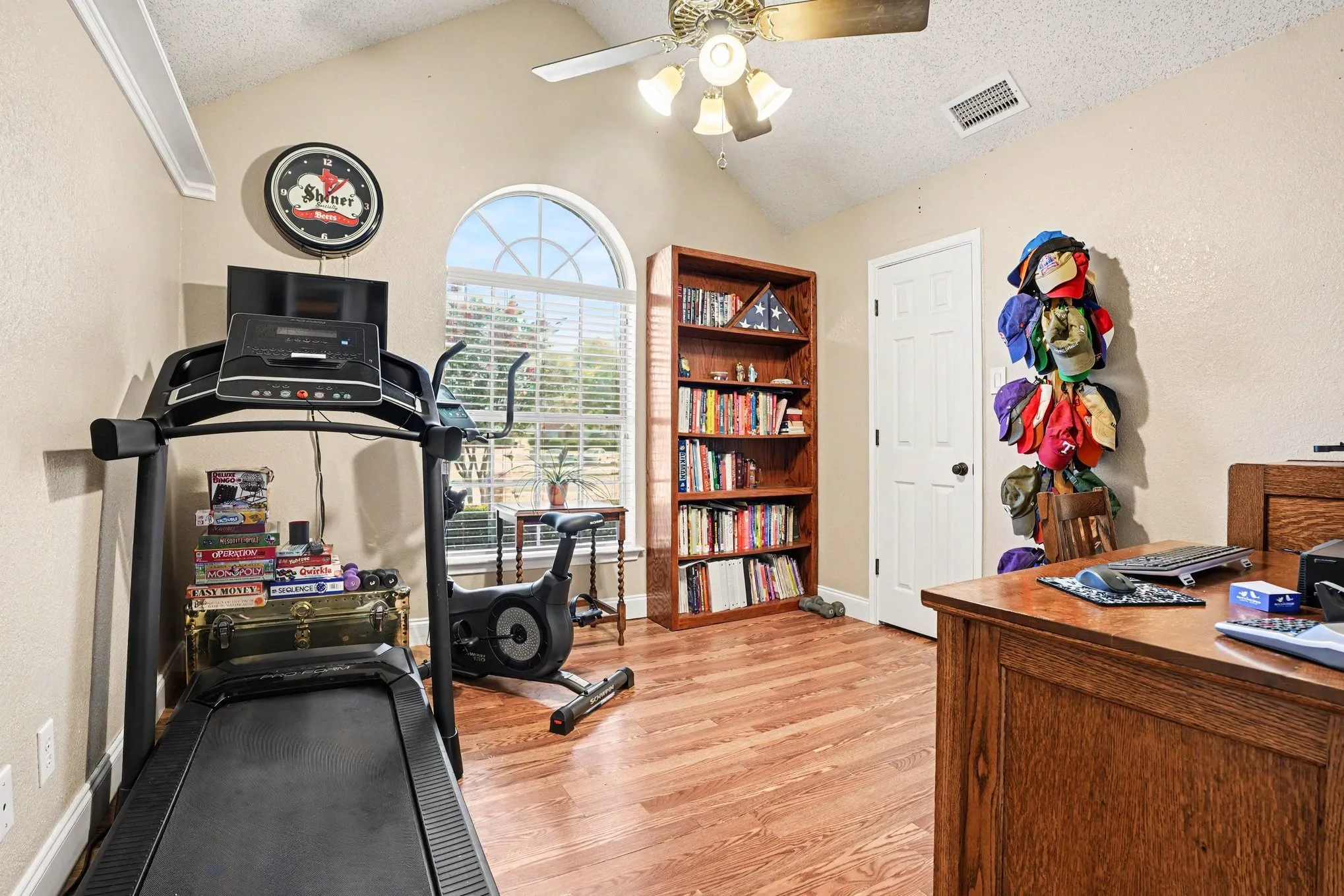 Single Family Residence For Sale in Dallas County , 3120 Greenfield Court, Mesquite, Texas 75181, 3 Bedroom, 2 Bathroom, 2 Garage spaces, 1,597 Sqft, built in 1993, mls#21375216, Real Estate Agent in Mesquite, Homes For Sale in Dallas county, Homes For Sale in Mesquite, Realtor in Mesquite Texas, Real Estate Brokerage Independent Realty Texas, Luminita Cordes Realtor