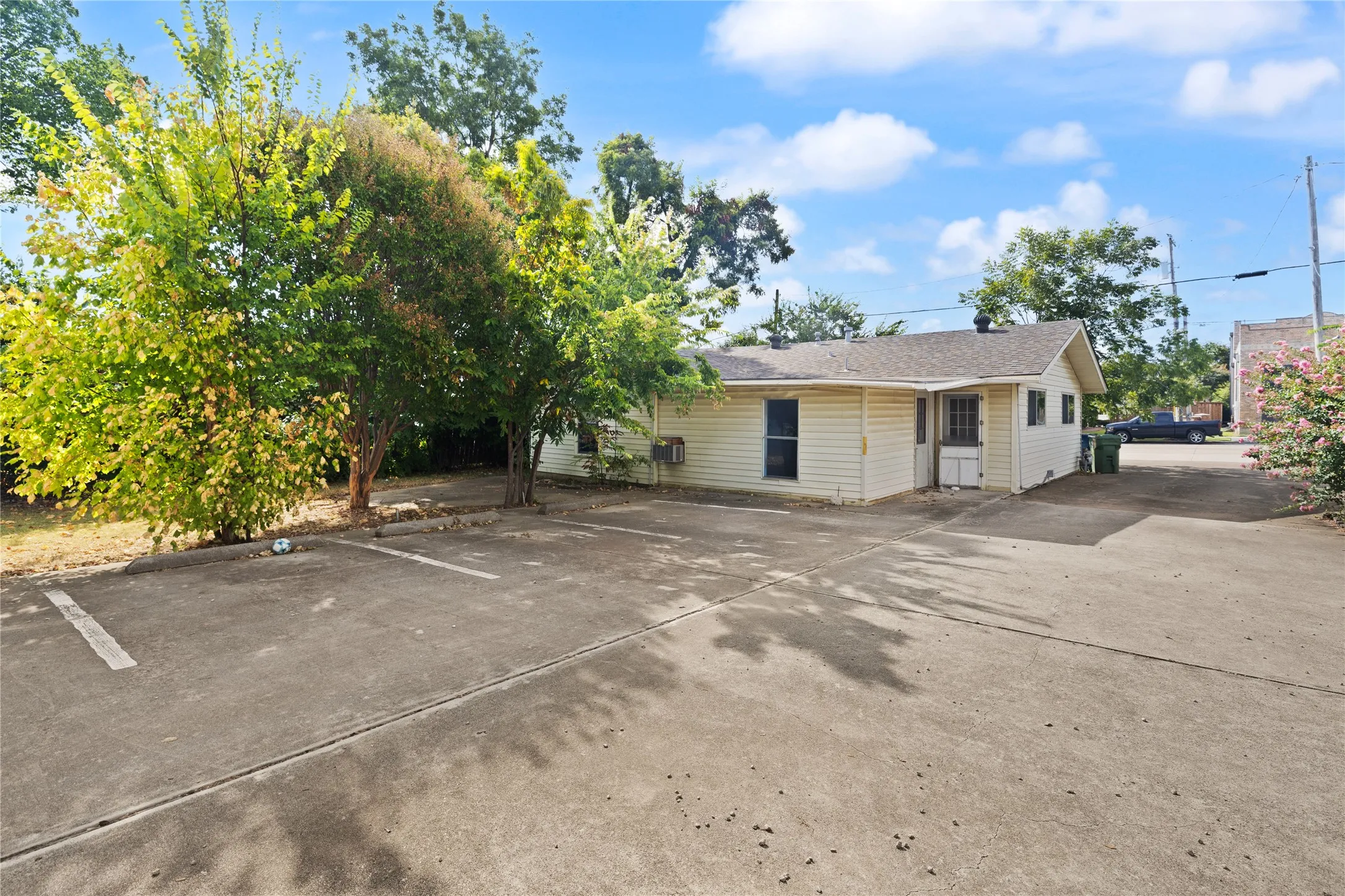 Retail For Sale in Denton County , 325 & 331 E Main Street, Lewisville, Texas 75057, 0, 0, Garage spaces, 0 Sqft, built in 1965, mls#21373701, Real Estate Agent in Lewisville, Homes For Sale in Denton county, Homes For Sale in Lewisville, Realtor in Lewisville Texas, Real Estate Brokerage Independent Realty Texas, Luminita Cordes Realtor