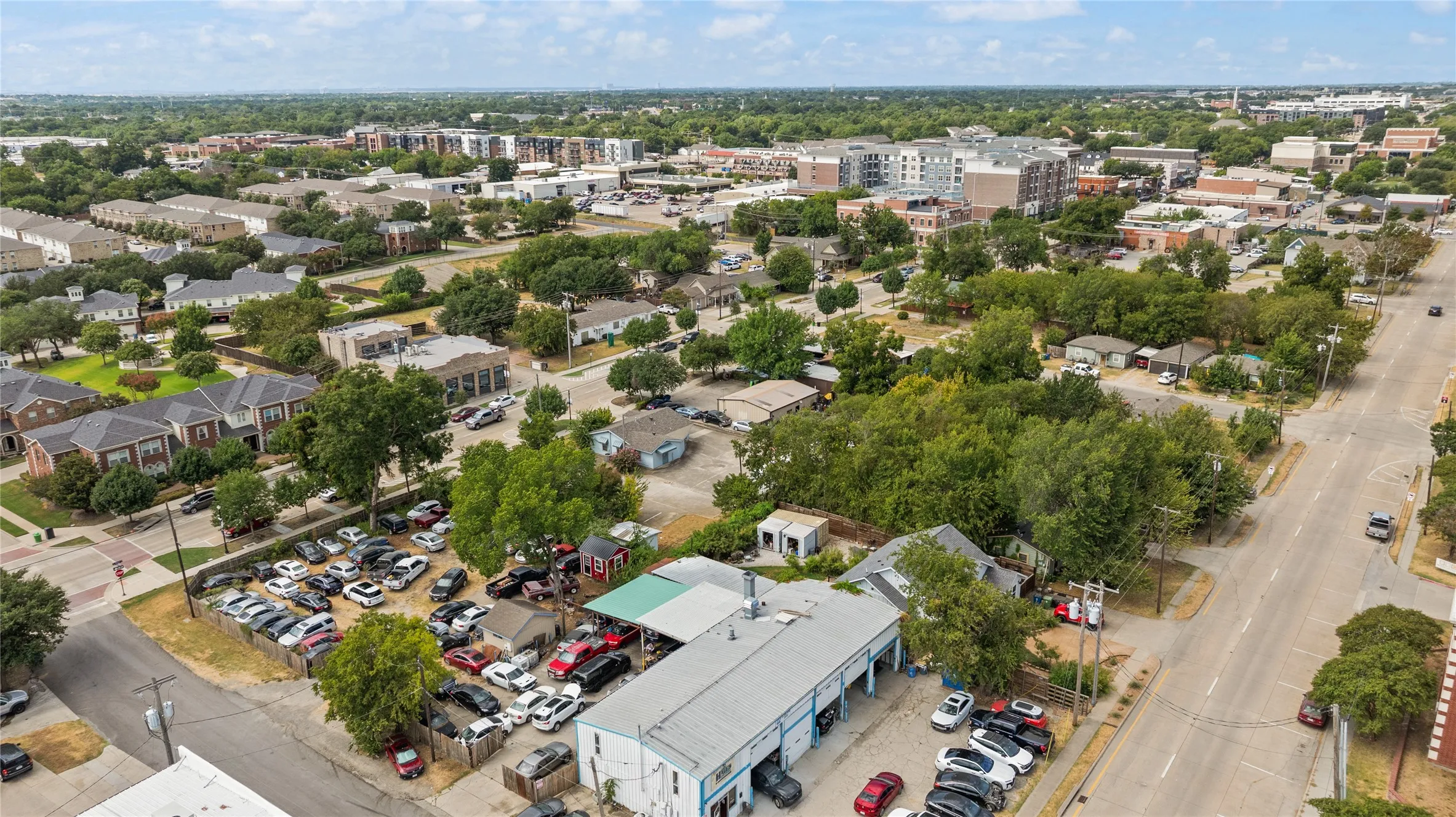 Retail For Sale in Denton County , 325 & 331 E Main Street, Lewisville, Texas 75057, 0, 0, Garage spaces, 0 Sqft, built in 1965, mls#21373701, Real Estate Agent in Lewisville, Homes For Sale in Denton county, Homes For Sale in Lewisville, Realtor in Lewisville Texas, Real Estate Brokerage Independent Realty Texas, Luminita Cordes Realtor