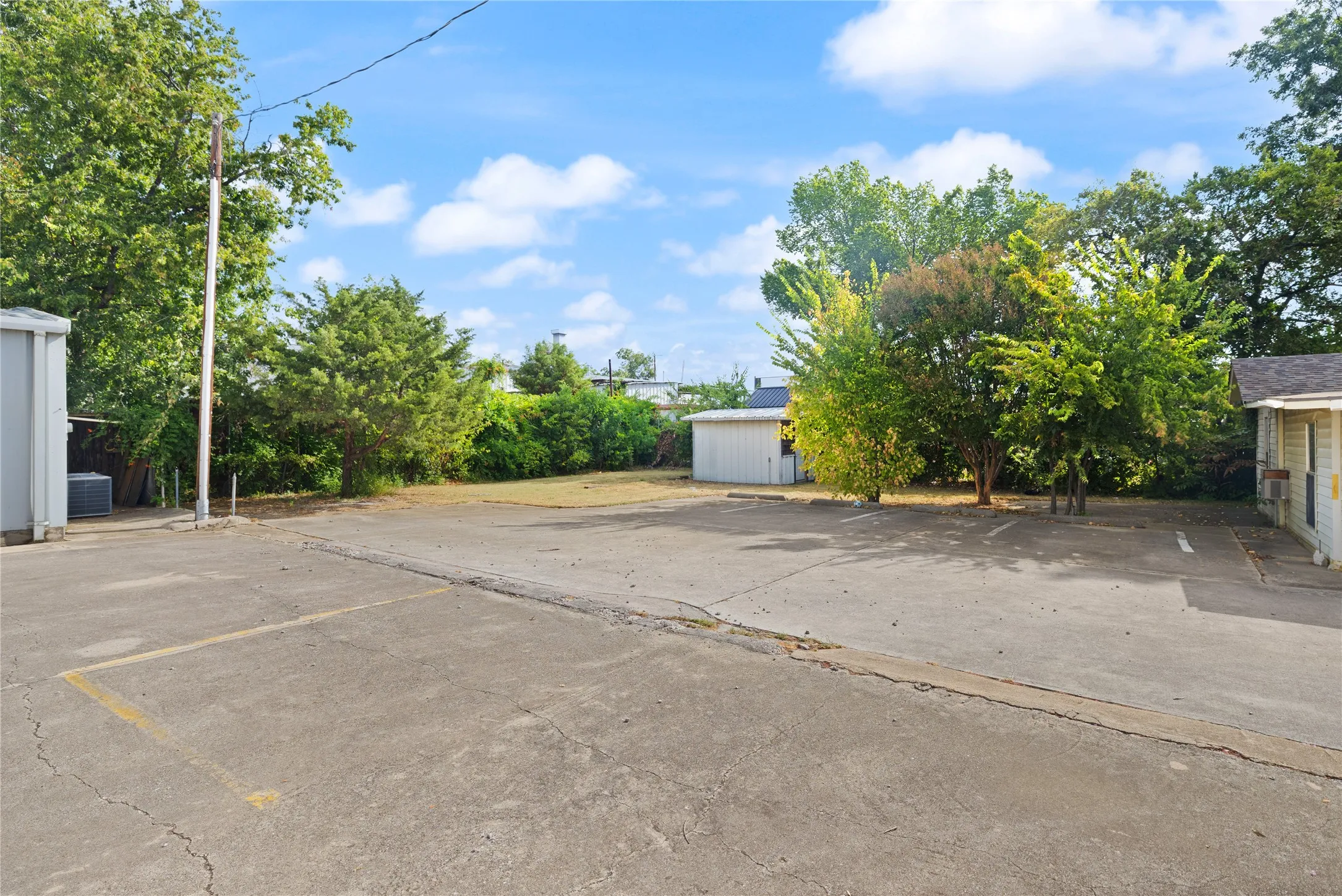 Retail For Sale in Denton County , 325 & 331 E Main Street, Lewisville, Texas 75057, 0, 0, Garage spaces, 0 Sqft, built in 1965, mls#21373701, Real Estate Agent in Lewisville, Homes For Sale in Denton county, Homes For Sale in Lewisville, Realtor in Lewisville Texas, Real Estate Brokerage Independent Realty Texas, Luminita Cordes Realtor