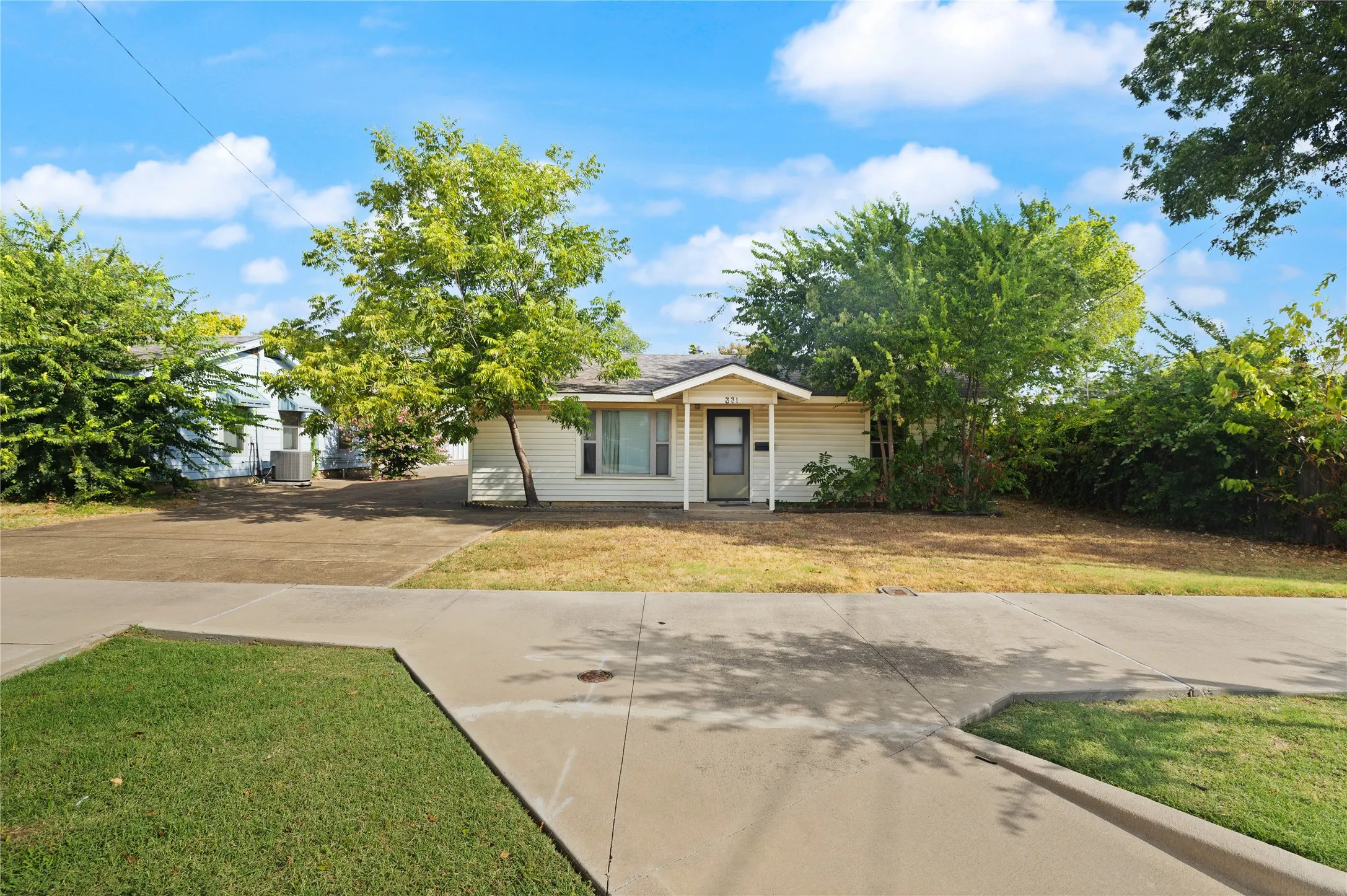 Retail For Sale in Denton County , 325 & 331 E Main Street, Lewisville, Texas 75057, 0, 0, Garage spaces, 0 Sqft, built in 1965, mls#21373701, Real Estate Agent in Lewisville, Homes For Sale in Denton county, Homes For Sale in Lewisville, Realtor in Lewisville Texas, Real Estate Brokerage Independent Realty Texas, Luminita Cordes Realtor