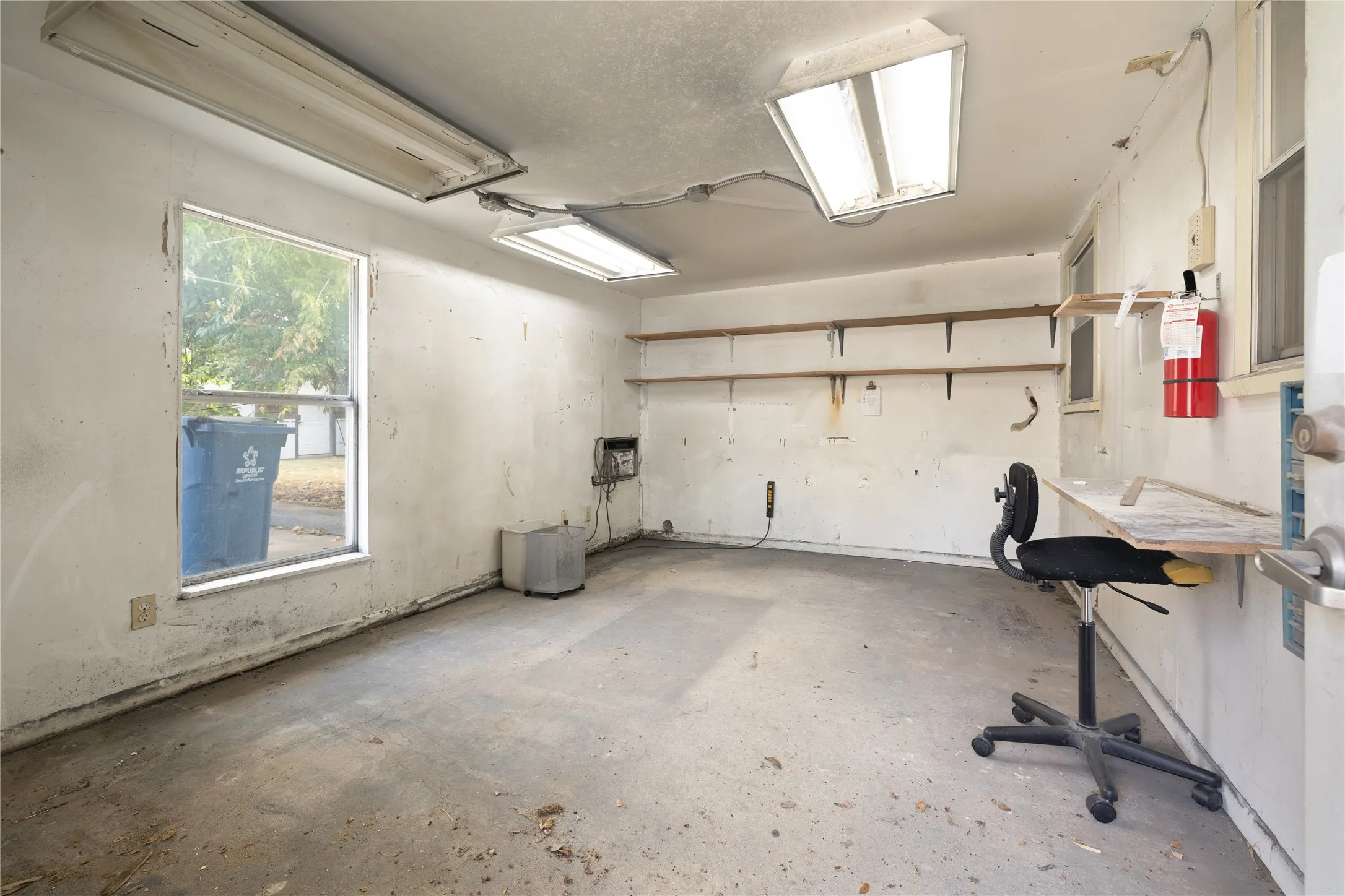 Retail For Sale in Denton County , 325 & 331 E Main Street, Lewisville, Texas 75057, 0, 0, Garage spaces, 0 Sqft, built in 1965, mls#21373701, Real Estate Agent in Lewisville, Homes For Sale in Denton county, Homes For Sale in Lewisville, Realtor in Lewisville Texas, Real Estate Brokerage Independent Realty Texas, Luminita Cordes Realtor