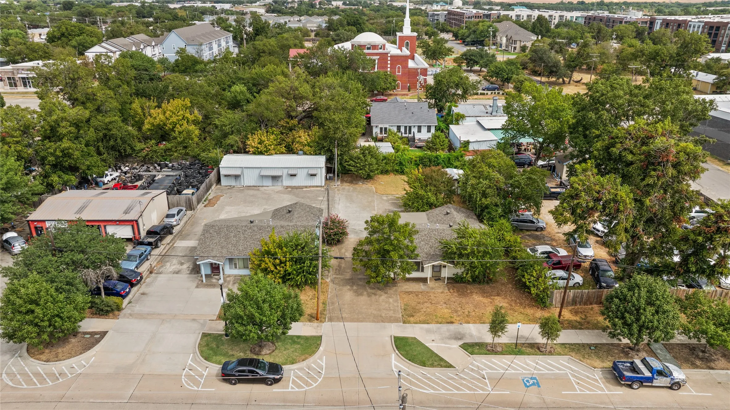 Retail For Sale in Denton County , 325 & 331 E Main Street, Lewisville, Texas 75057, 0, 0, Garage spaces, 0 Sqft, built in 1965, mls#21373701, Real Estate Agent in Lewisville, Homes For Sale in Denton county, Homes For Sale in Lewisville, Realtor in Lewisville Texas, Real Estate Brokerage Independent Realty Texas, Luminita Cordes Realtor