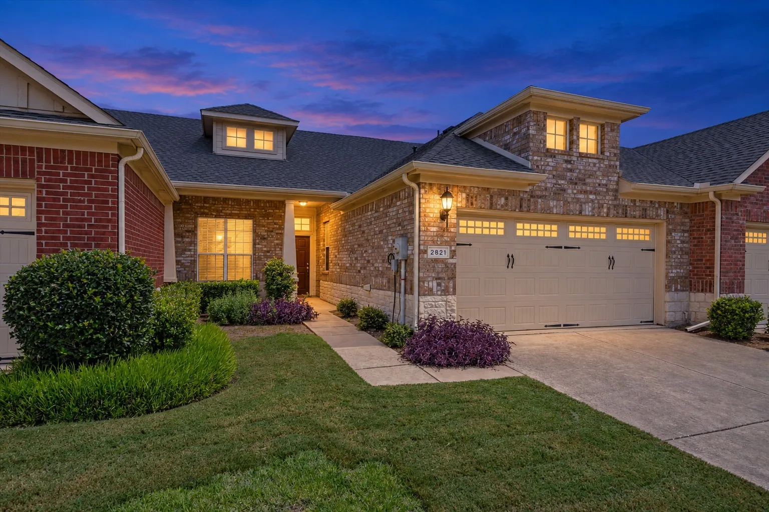 Townhouse For Sale in Collin County , 2821 Fordham Road, Plano, Texas 75025, 2 Bedroom, 2 Bathroom, 2 Garage spaces, 1,402 Sqft, built in 2007, mls#21379726, Real Estate Agent in Plano, Homes For Sale in Collin county, Homes For Sale in Plano, Realtor in Plano Texas, Real Estate Brokerage Independent Realty Texas, Luminita Cordes Realtor