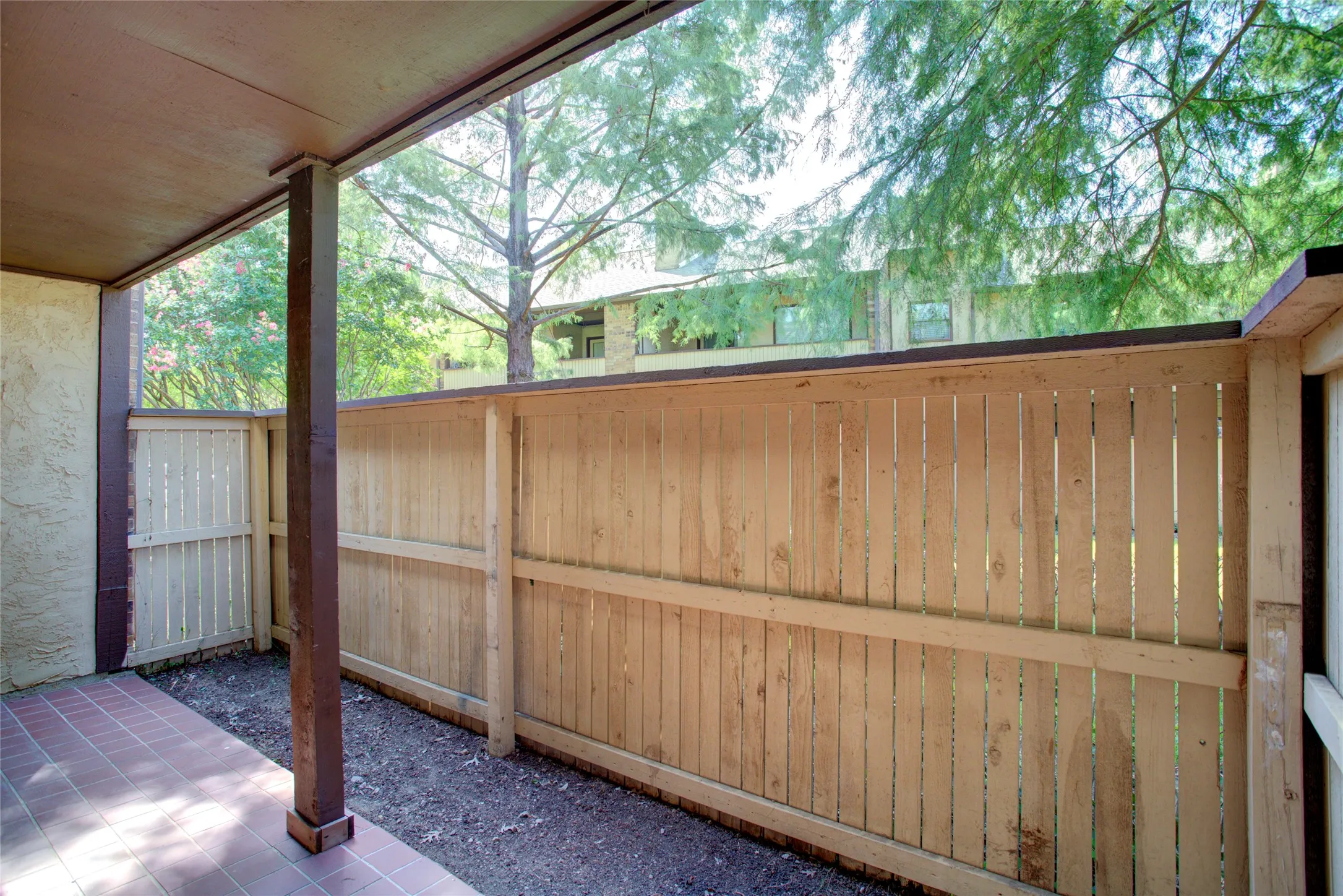 Condominium For Rent in Tarrant County , 1304 Harwell Drive 4811, Arlington, Texas 76011, 2 Bedroom, 1 Bathroom, Garage spaces, 963 Sqft, built in 1983, mls#21382153, Real Estate Agent in Arlington, Homes For Rent in Tarrant county, Homes For Rent in Arlington, Realtor in Arlington Texas, Real Estate Brokerage Independent Realty Texas, Luminita Cordes Realtor
