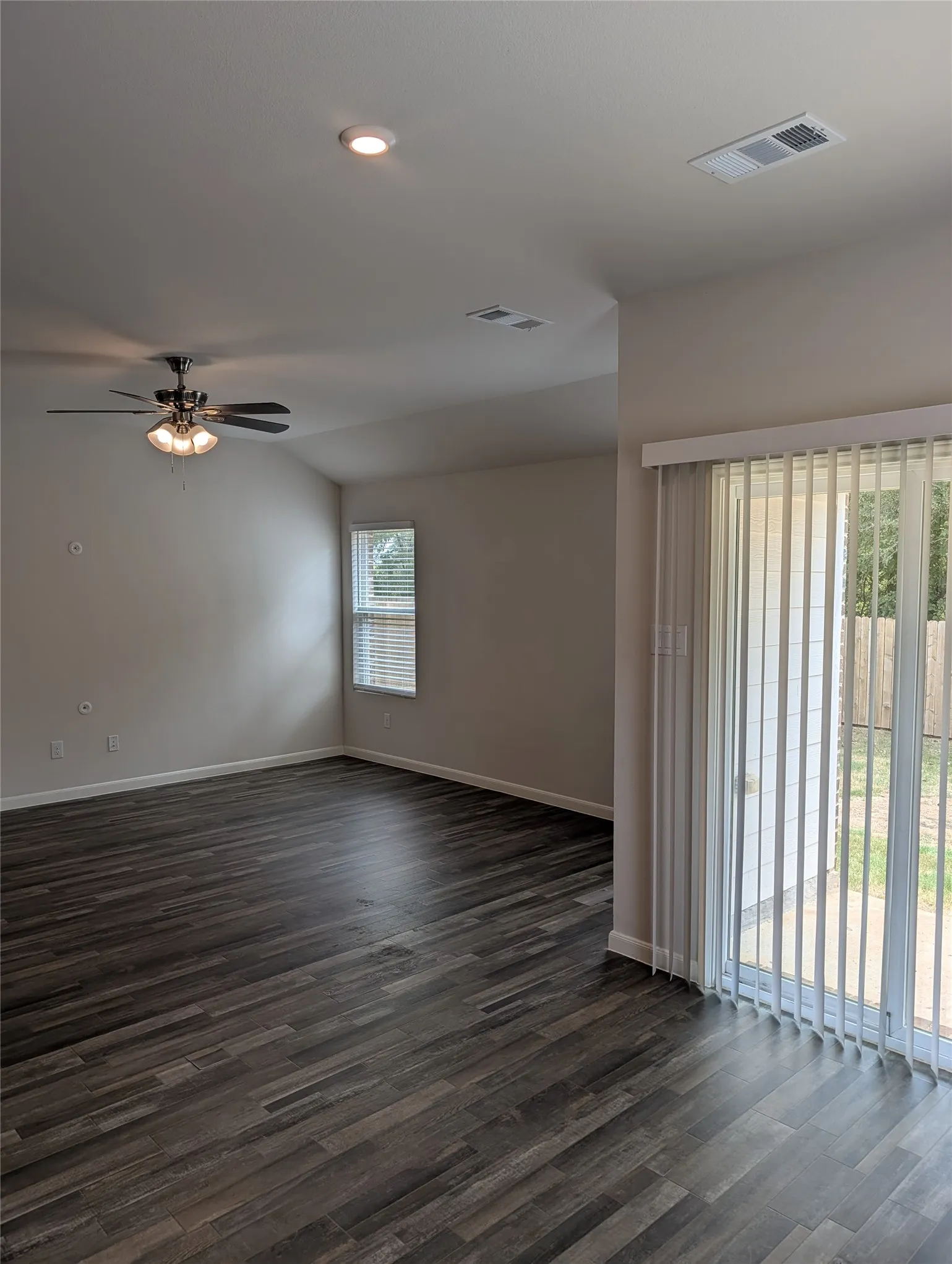 Single Family Residence For Rent in Parker County , 504 Jameson Street, Springtown, Texas 76082, 4 Bedroom, 2 Bathroom, 2 Garage spaces, 1,684 Sqft, built in 2024, mls#21382191, Real Estate Agent in Springtown, Homes For Rent in Parker county, Homes For Rent in Springtown, Realtor in Springtown Texas, Real Estate Brokerage Independent Realty Texas, Luminita Cordes Realtor