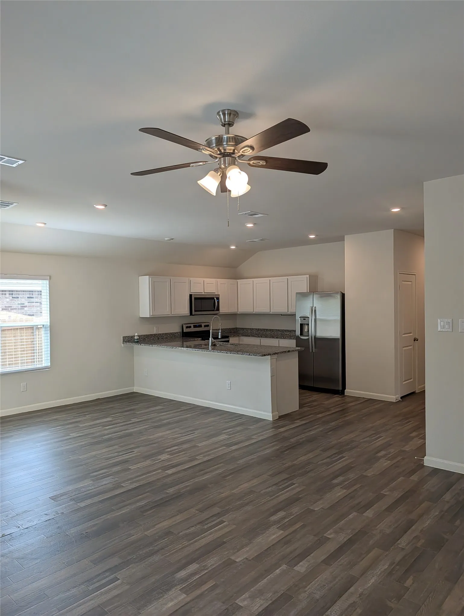Single Family Residence For Rent in Parker County , 504 Jameson Street, Springtown, Texas 76082, 4 Bedroom, 2 Bathroom, 2 Garage spaces, 1,684 Sqft, built in 2024, mls#21382191, Real Estate Agent in Springtown, Homes For Rent in Parker county, Homes For Rent in Springtown, Realtor in Springtown Texas, Real Estate Brokerage Independent Realty Texas, Luminita Cordes Realtor