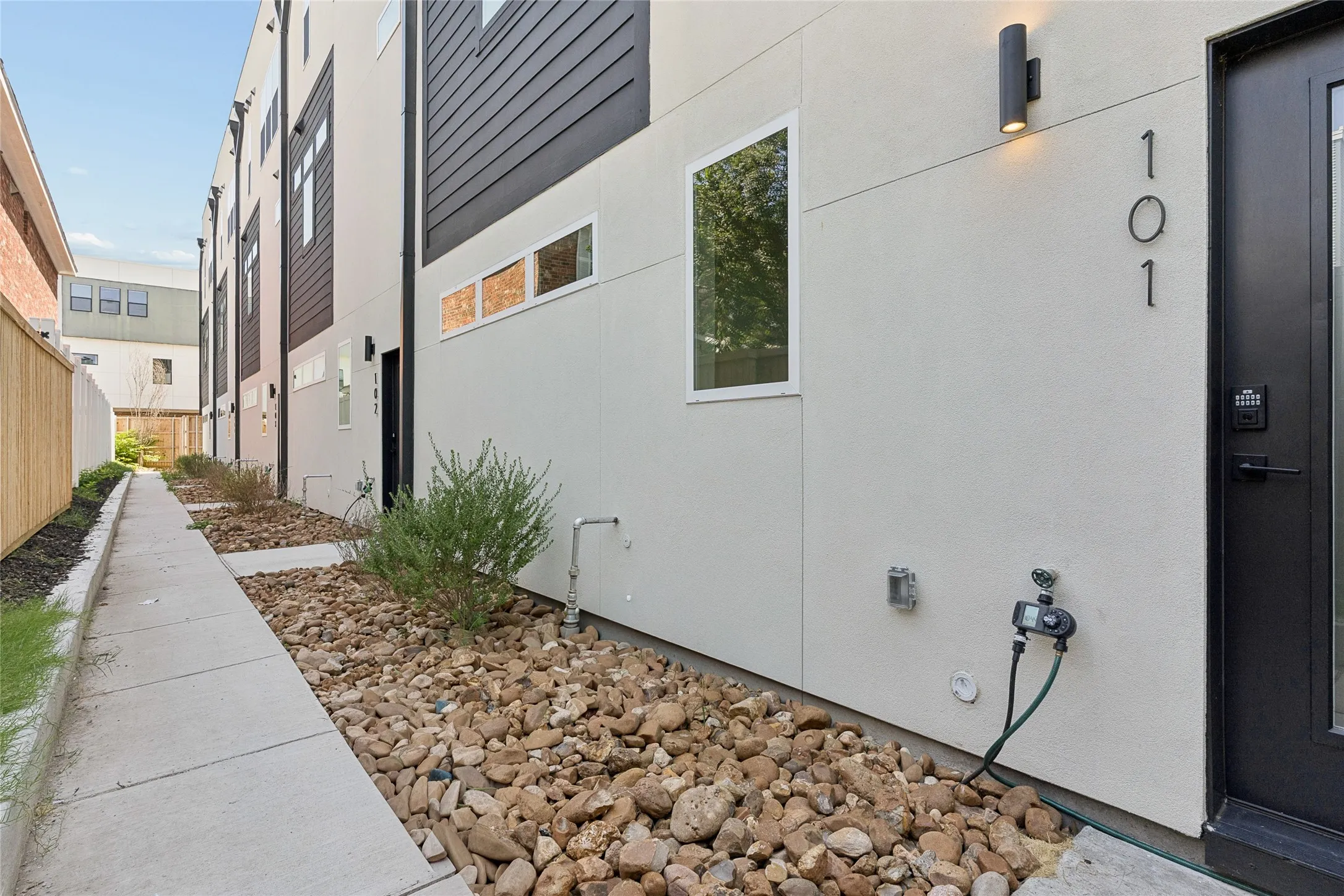 Single Family Residence For Rent in Dallas County , 2202 N Carroll Avenue 103, Dallas, Texas 75204, 2 Bedroom, 3 Bathroom, 2 Garage spaces, 1,840 Sqft, built in 2026, mls#21382044, Real Estate Agent in Dallas, Homes For Rent in Dallas county, Homes For Rent in Dallas, Realtor in Dallas Texas, Real Estate Brokerage Independent Realty Texas, Luminita Cordes Realtor