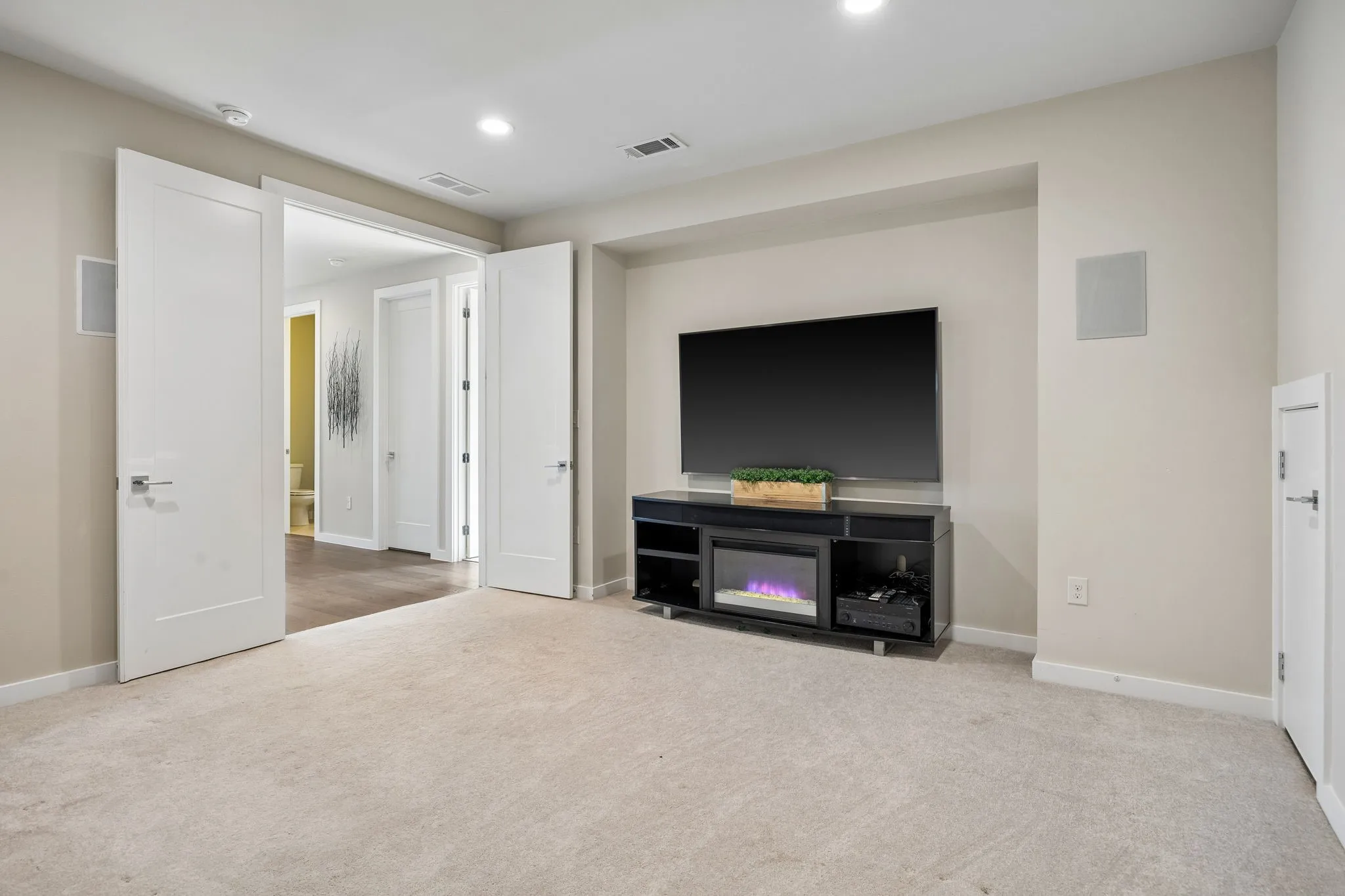 Single Family Residence For Sale in Denton County , 636 Benalla Drive, Frisco, Texas 75036, 5 Bedroom, 7 Bathroom, 3 Garage spaces, 4,287 Sqft, built in 2015, mls#21382039, Real Estate Agent in Frisco, Homes For Sale in Denton county, Homes For Sale in Frisco, Realtor in Frisco Texas, Real Estate Brokerage Independent Realty Texas, Luminita Cordes Realtor