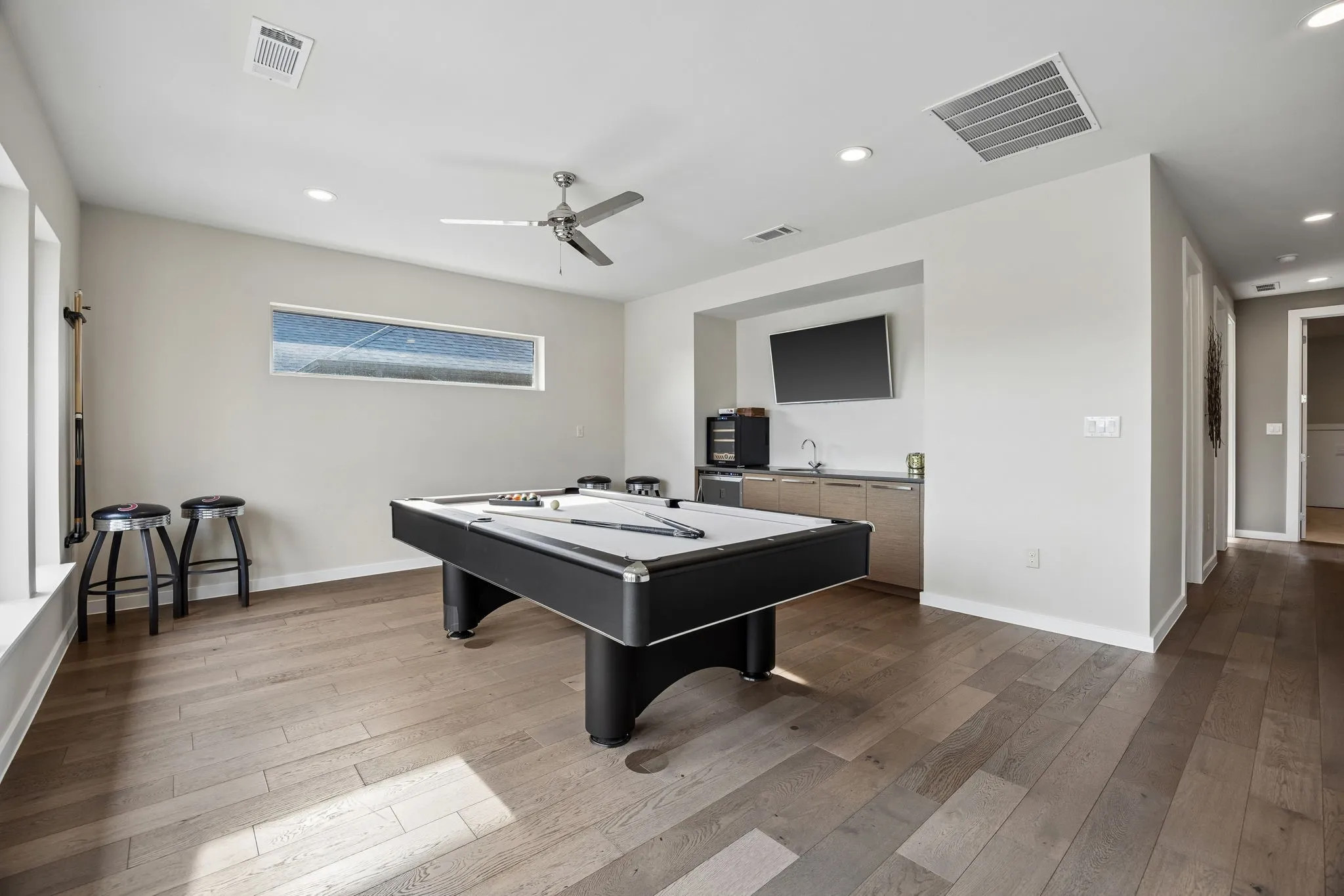 Single Family Residence For Sale in Denton County , 636 Benalla Drive, Frisco, Texas 75036, 5 Bedroom, 7 Bathroom, 3 Garage spaces, 4,287 Sqft, built in 2015, mls#21382039, Real Estate Agent in Frisco, Homes For Sale in Denton county, Homes For Sale in Frisco, Realtor in Frisco Texas, Real Estate Brokerage Independent Realty Texas, Luminita Cordes Realtor