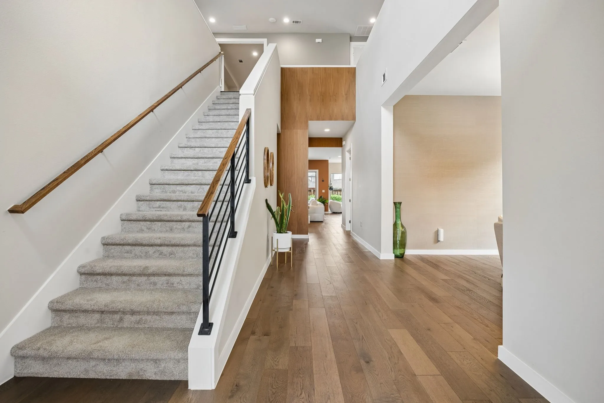 Single Family Residence For Sale in Denton County , 636 Benalla Drive, Frisco, Texas 75036, 5 Bedroom, 7 Bathroom, 3 Garage spaces, 4,287 Sqft, built in 2015, mls#21382039, Real Estate Agent in Frisco, Homes For Sale in Denton county, Homes For Sale in Frisco, Realtor in Frisco Texas, Real Estate Brokerage Independent Realty Texas, Luminita Cordes Realtor