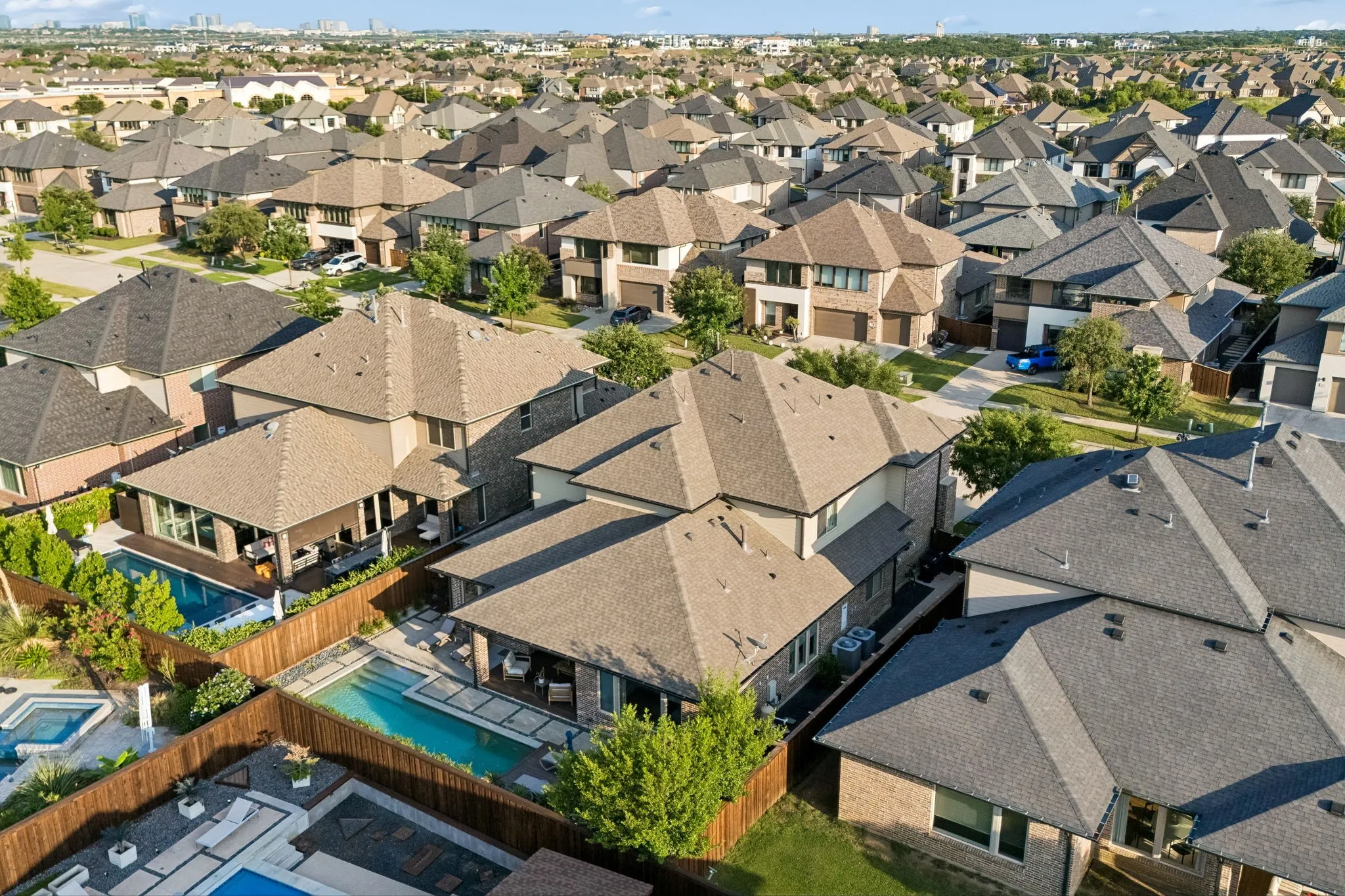 Single Family Residence For Sale in Denton County , 636 Benalla Drive, Frisco, Texas 75036, 5 Bedroom, 7 Bathroom, 3 Garage spaces, 4,287 Sqft, built in 2015, mls#21382039, Real Estate Agent in Frisco, Homes For Sale in Denton county, Homes For Sale in Frisco, Realtor in Frisco Texas, Real Estate Brokerage Independent Realty Texas, Luminita Cordes Realtor