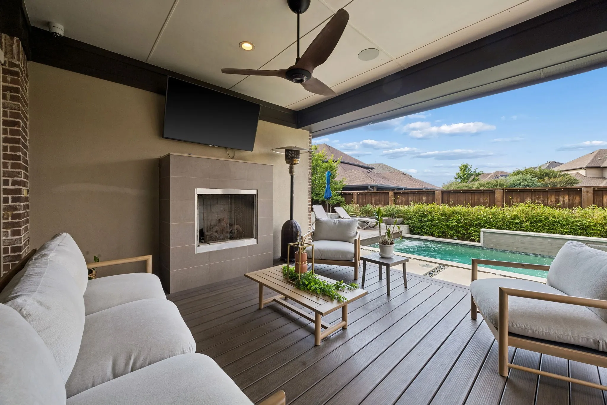 Single Family Residence For Sale in Denton County , 636 Benalla Drive, Frisco, Texas 75036, 5 Bedroom, 7 Bathroom, 3 Garage spaces, 4,287 Sqft, built in 2015, mls#21382039, Real Estate Agent in Frisco, Homes For Sale in Denton county, Homes For Sale in Frisco, Realtor in Frisco Texas, Real Estate Brokerage Independent Realty Texas, Luminita Cordes Realtor