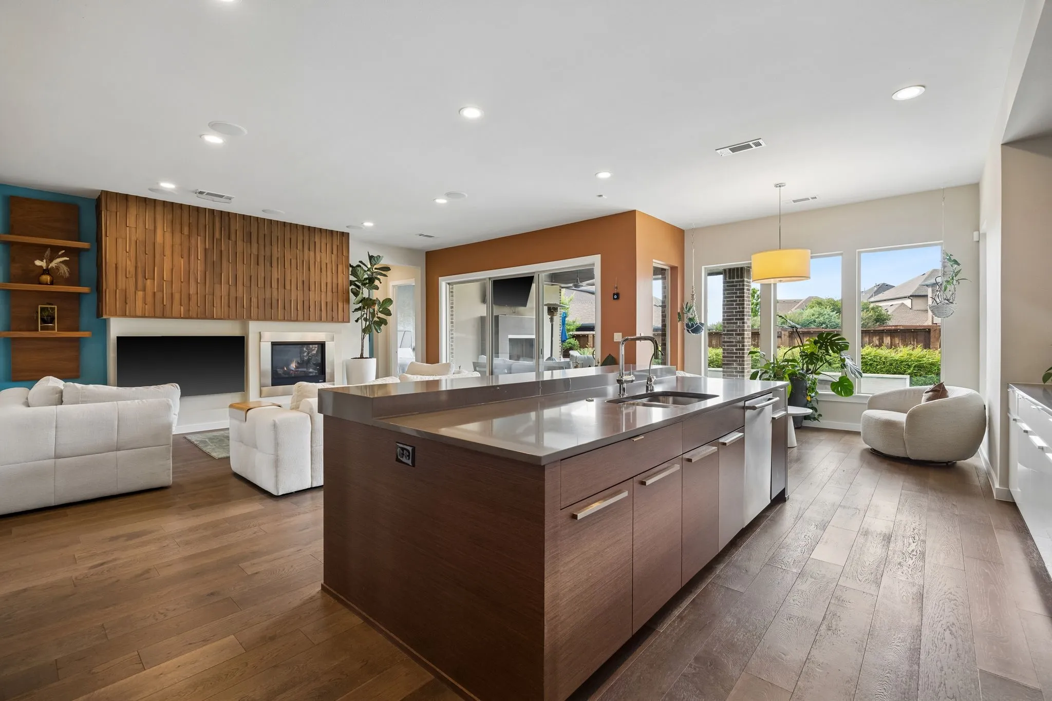 Single Family Residence For Sale in Denton County , 636 Benalla Drive, Frisco, Texas 75036, 5 Bedroom, 7 Bathroom, 3 Garage spaces, 4,287 Sqft, built in 2015, mls#21382039, Real Estate Agent in Frisco, Homes For Sale in Denton county, Homes For Sale in Frisco, Realtor in Frisco Texas, Real Estate Brokerage Independent Realty Texas, Luminita Cordes Realtor