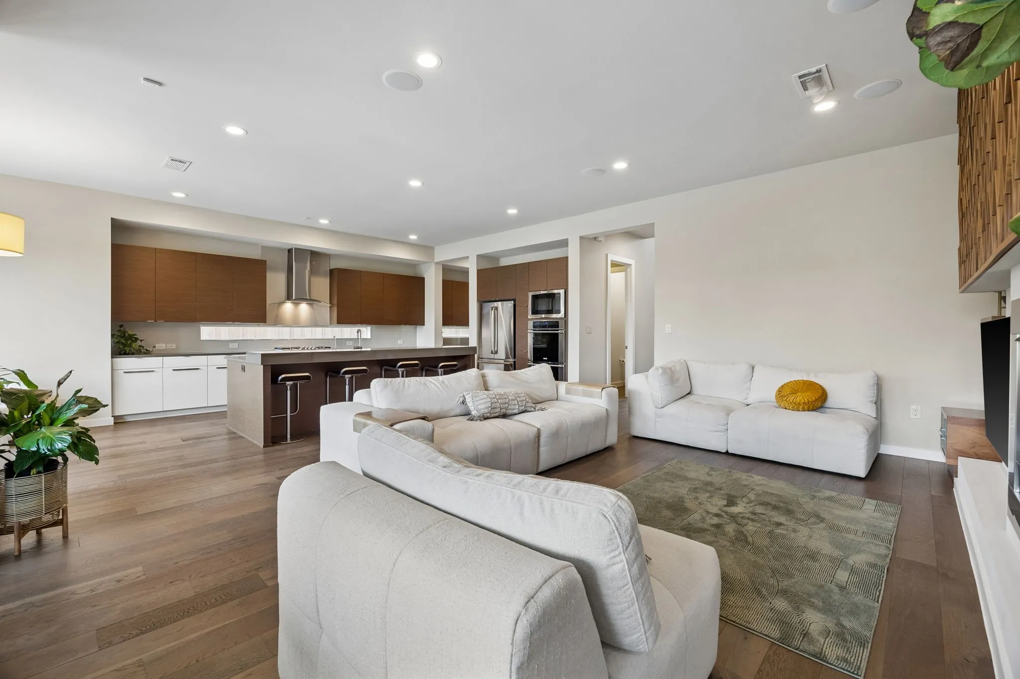 Single Family Residence For Sale in Denton County , 636 Benalla Drive, Frisco, Texas 75036, 5 Bedroom, 7 Bathroom, 3 Garage spaces, 4,287 Sqft, built in 2015, mls#21382039, Real Estate Agent in Frisco, Homes For Sale in Denton county, Homes For Sale in Frisco, Realtor in Frisco Texas, Real Estate Brokerage Independent Realty Texas, Luminita Cordes Realtor