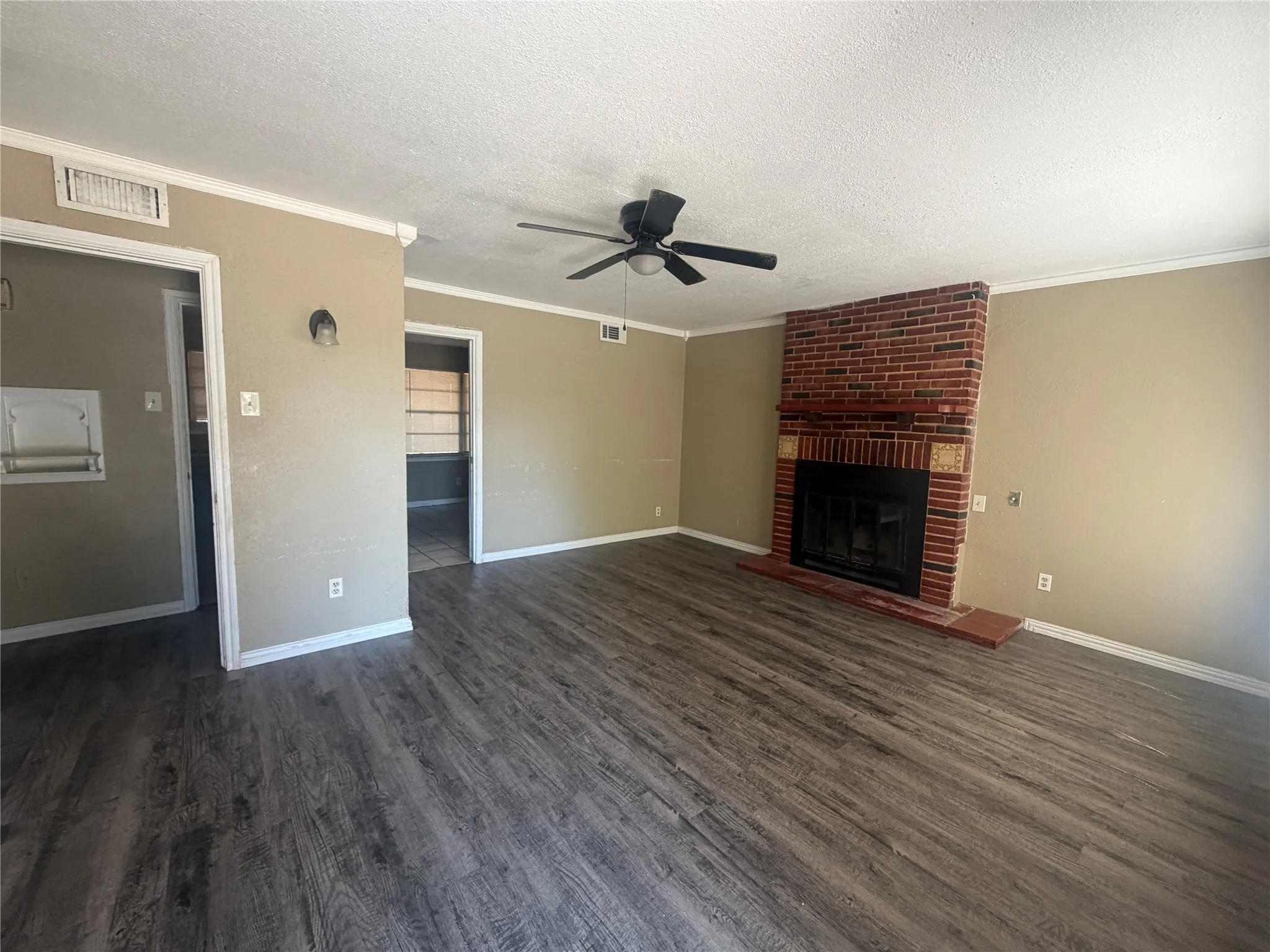 Single Family Residence For Rent in Taylor County , 510 S Jefferson Drive, Abilene, Texas 79605, 4 Bedroom, 2 Bathroom, Garage spaces, 1,607 Sqft, built in 1954, mls#21382201, Real Estate Agent in Abilene, Homes For Rent in Taylor county, Homes For Rent in Abilene, Realtor in Abilene Texas, Real Estate Brokerage Independent Realty Texas, Luminita Cordes Realtor