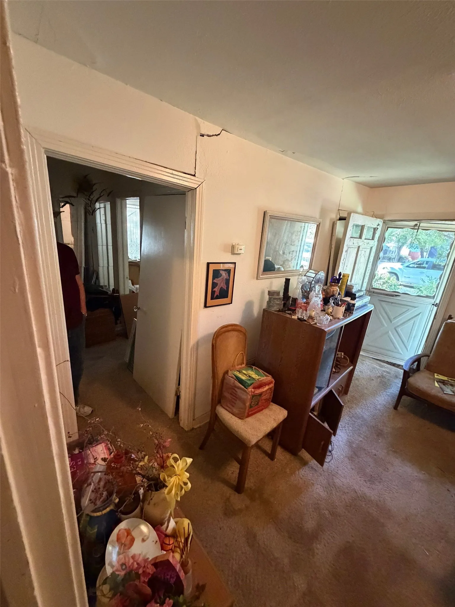 Single Family Residence For Sale in Ellis County , 210 Almond Street, Waxahachie, Texas 75165, 2 Bedroom, 1 Bathroom, 1 Garage spaces, 739 Sqft, built in 1955, mls#21381884, Real Estate Agent in Waxahachie, Homes For Sale in Ellis county, Homes For Sale in Waxahachie, Realtor in Waxahachie Texas, Real Estate Brokerage Independent Realty Texas, Luminita Cordes Realtor