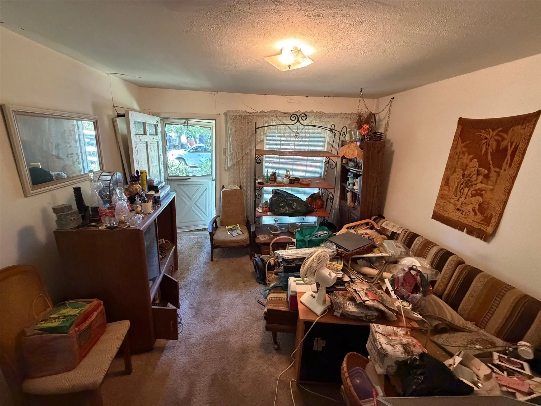 Single Family Residence For Sale in Ellis County , 210 Almond Street, Waxahachie, Texas 75165, 2 Bedroom, 1 Bathroom, 1 Garage spaces, 739 Sqft, built in 1955, mls#21381884, Real Estate Agent in Waxahachie, Homes For Sale in Ellis county, Homes For Sale in Waxahachie, Realtor in Waxahachie Texas, Real Estate Brokerage Independent Realty Texas, Luminita Cordes Realtor