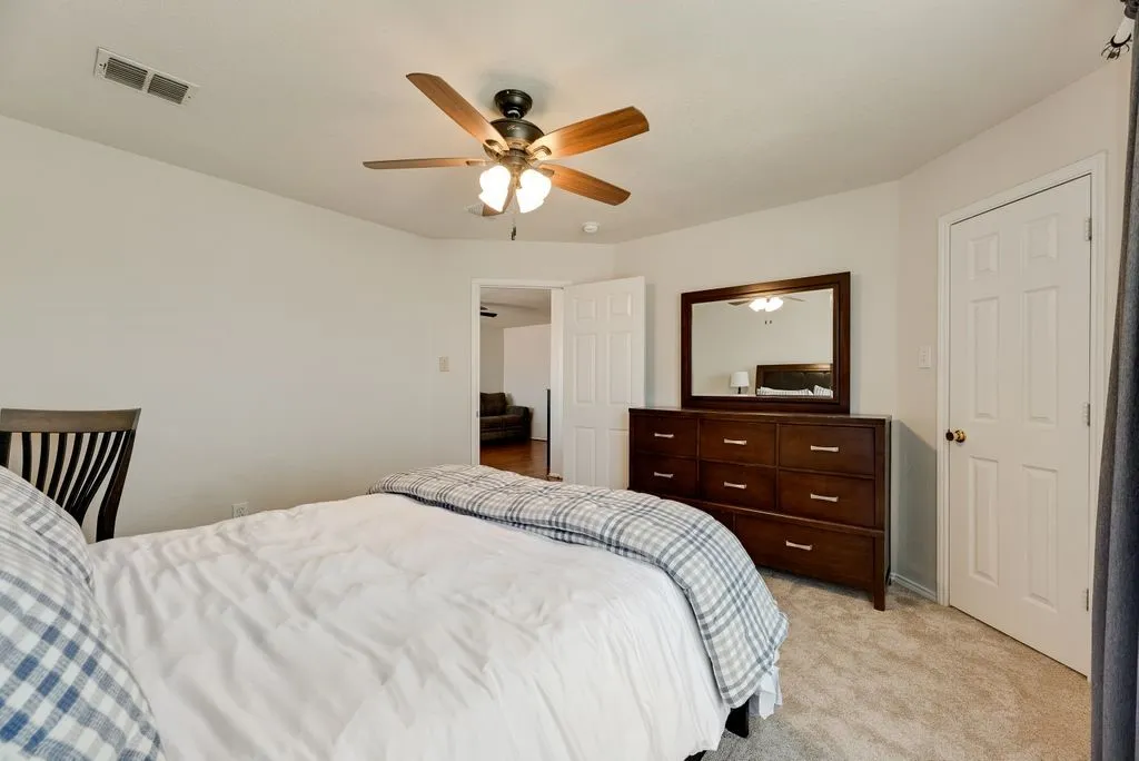 Single Family Residence For Rent in Denton County , 1421 Laurel Hall Lane, Little Elm, Texas 75068, 4 Bedroom, 3 Bathroom, 2 Garage spaces, 2,359 Sqft, built in 2001, mls#21378861, Real Estate Agent in Little Elm, Homes For Rent in Denton county, Homes For Rent in Little Elm, Realtor in Little Elm Texas, Real Estate Brokerage Independent Realty Texas, Luminita Cordes Realtor