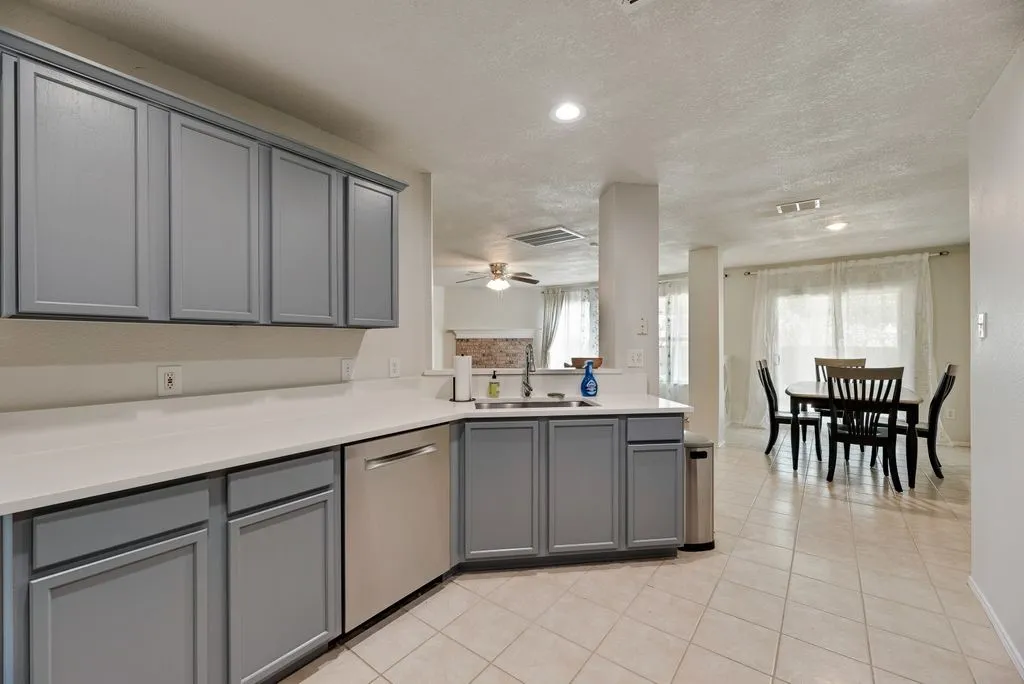 Single Family Residence For Rent in Denton County , 1421 Laurel Hall Lane, Little Elm, Texas 75068, 4 Bedroom, 3 Bathroom, 2 Garage spaces, 2,359 Sqft, built in 2001, mls#21378861, Real Estate Agent in Little Elm, Homes For Rent in Denton county, Homes For Rent in Little Elm, Realtor in Little Elm Texas, Real Estate Brokerage Independent Realty Texas, Luminita Cordes Realtor