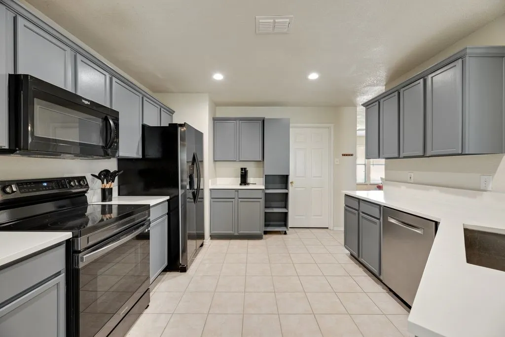 Single Family Residence For Rent in Denton County , 1421 Laurel Hall Lane, Little Elm, Texas 75068, 4 Bedroom, 3 Bathroom, 2 Garage spaces, 2,359 Sqft, built in 2001, mls#21378861, Real Estate Agent in Little Elm, Homes For Rent in Denton county, Homes For Rent in Little Elm, Realtor in Little Elm Texas, Real Estate Brokerage Independent Realty Texas, Luminita Cordes Realtor