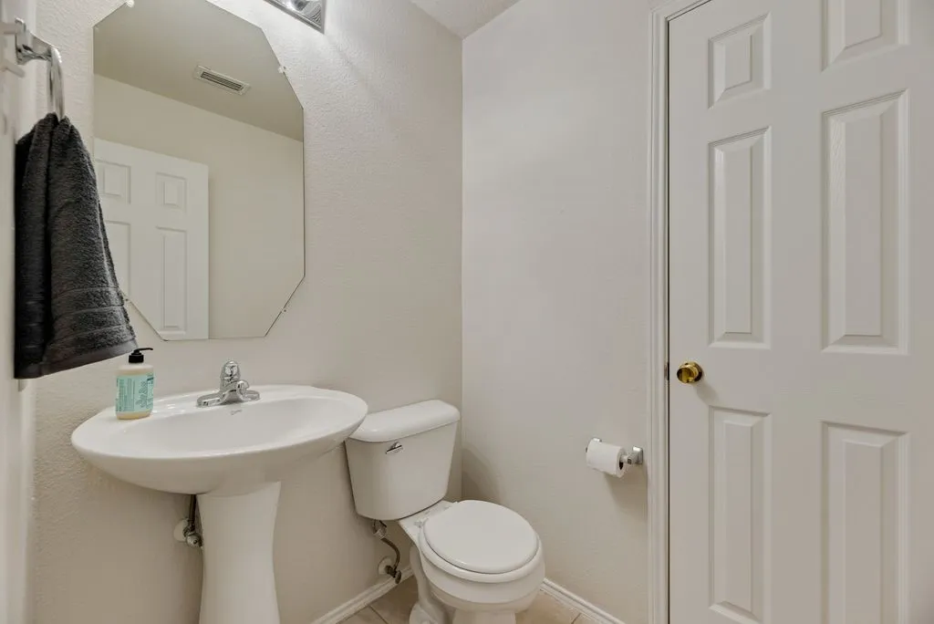 Single Family Residence For Rent in Denton County , 1421 Laurel Hall Lane, Little Elm, Texas 75068, 4 Bedroom, 3 Bathroom, 2 Garage spaces, 2,359 Sqft, built in 2001, mls#21378861, Real Estate Agent in Little Elm, Homes For Rent in Denton county, Homes For Rent in Little Elm, Realtor in Little Elm Texas, Real Estate Brokerage Independent Realty Texas, Luminita Cordes Realtor