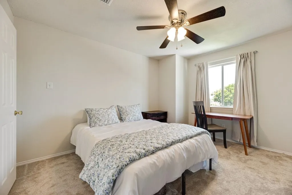 Single Family Residence For Rent in Denton County , 1421 Laurel Hall Lane, Little Elm, Texas 75068, 4 Bedroom, 3 Bathroom, 2 Garage spaces, 2,359 Sqft, built in 2001, mls#21378861, Real Estate Agent in Little Elm, Homes For Rent in Denton county, Homes For Rent in Little Elm, Realtor in Little Elm Texas, Real Estate Brokerage Independent Realty Texas, Luminita Cordes Realtor